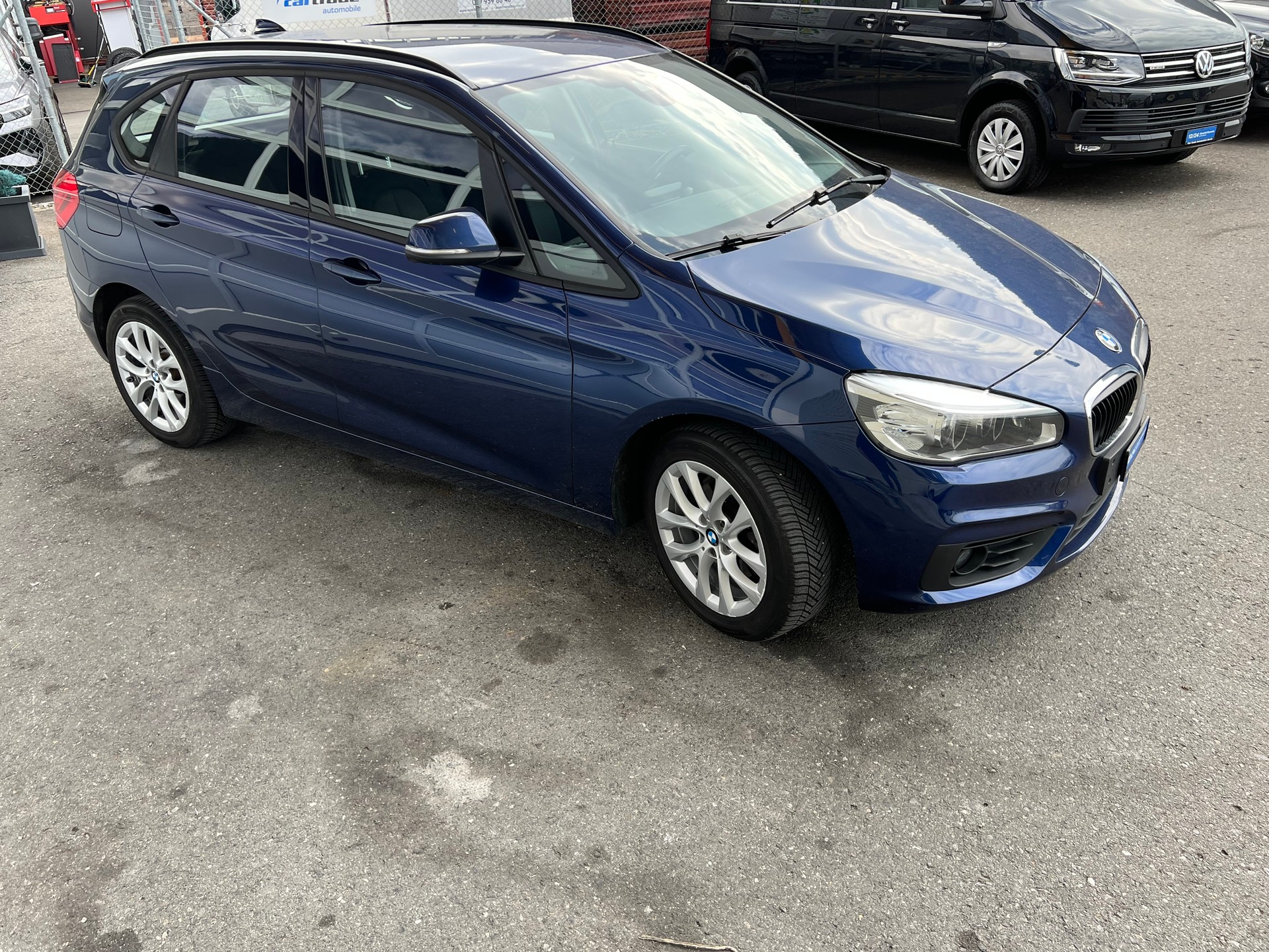 BMW 218d Active Tourer Sport Automatik ** Klima * Navigation * Tempomat * 8 fachbereift * frisch ab MFK * 1 Jahr Garantie möglich **-image-5