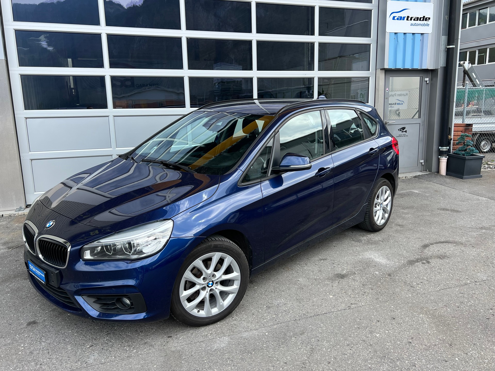 BMW 218d Active Tourer Sport Automatik ** Klima * Navigation * Tempomat * 8 fachbereift * frisch ab MFK * 1 Jahr Garantie möglich **
