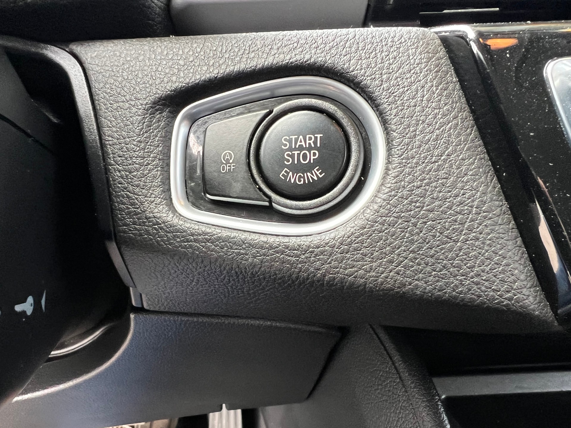 BMW 218d Active Tourer Sport Automatik ** Klima * Navigation * Tempomat * 8 fachbereift * frisch ab MFK * 1 Jahr Garantie möglich **-image-25