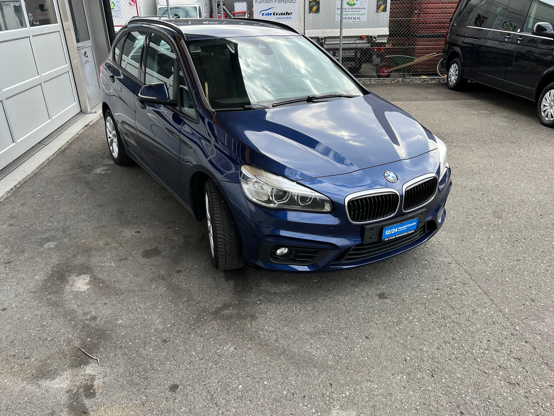 BMW 218d Active Tourer Sport Automatik ** Klima * Navigation * Tempomat * 8 fachbereift * frisch ab MFK * 1 Jahr Garantie möglich **-image-6