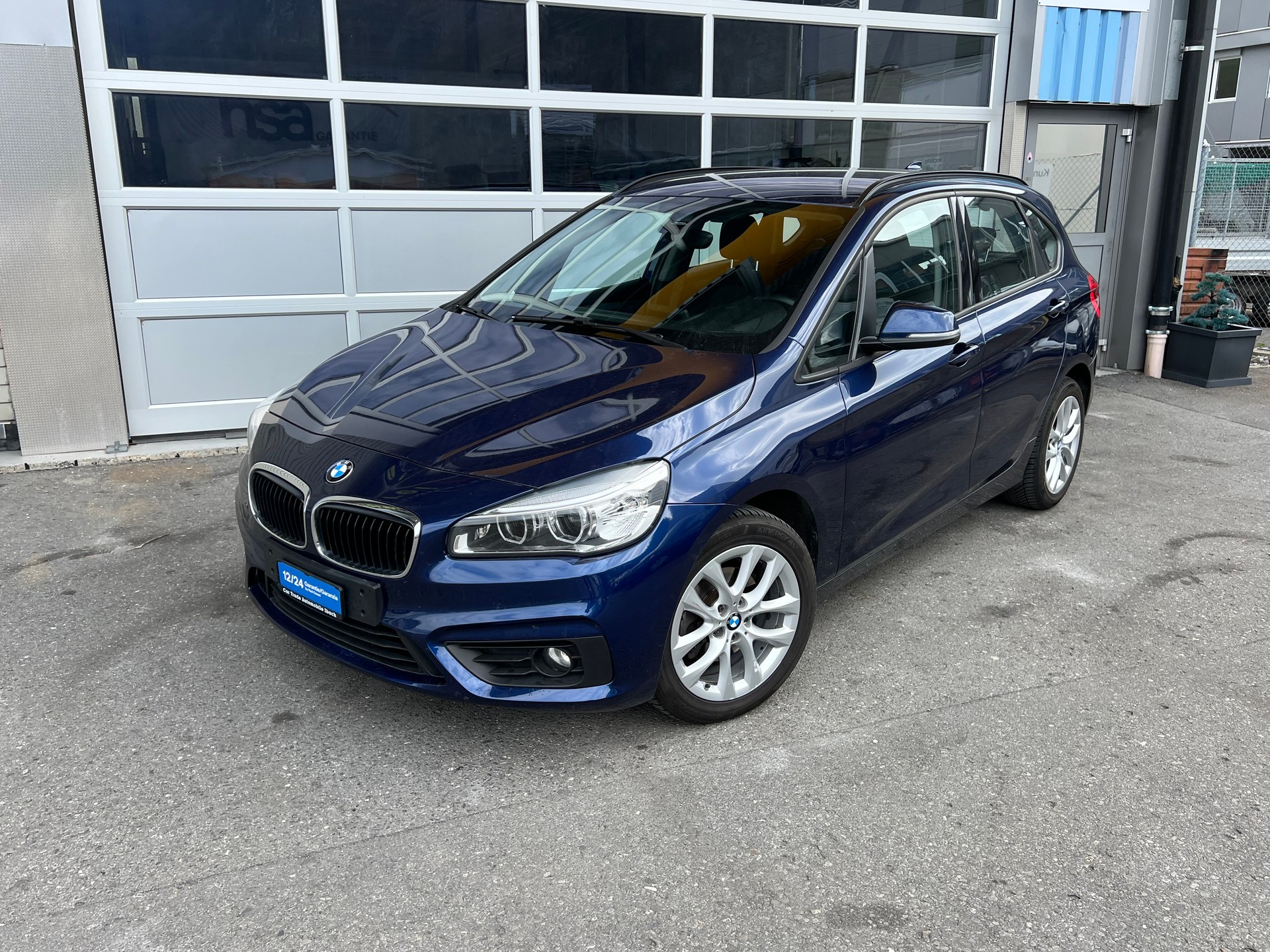 BMW 218d Active Tourer Sport Automatik ** Klima * Navigation * Tempomat * 8 fachbereift * frisch ab MFK * 1 Jahr Garantie möglich **-showroom-element-1