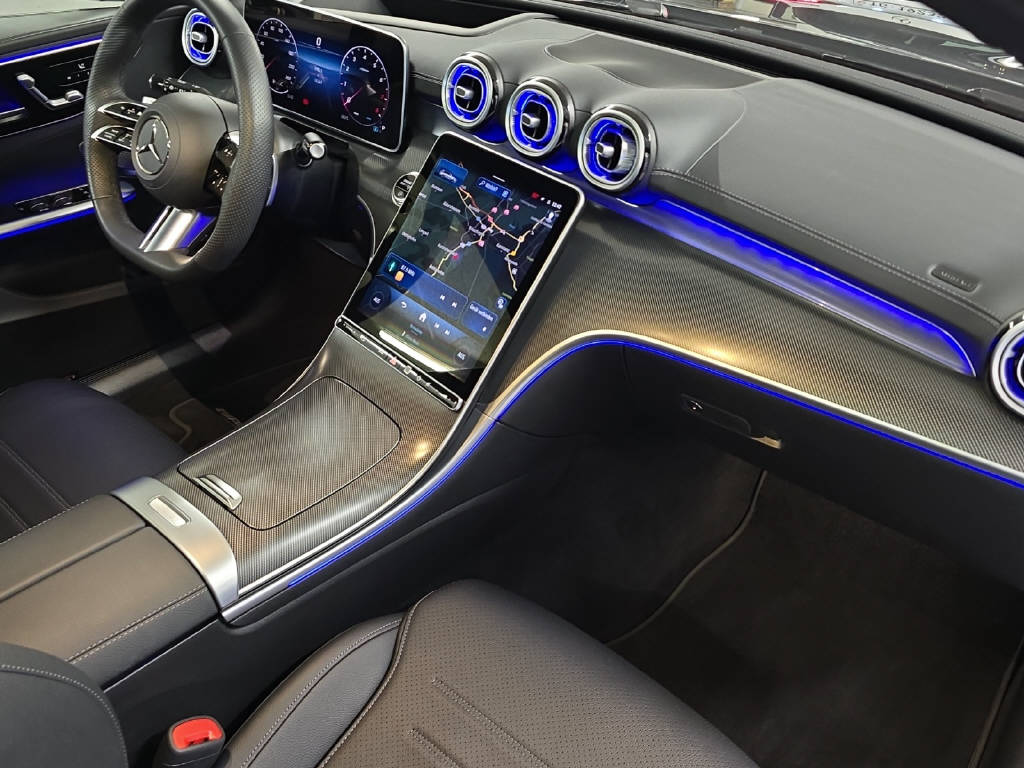 MERCEDES-BENZ C 300 AMG Line 4Matic T-Modell-image-11