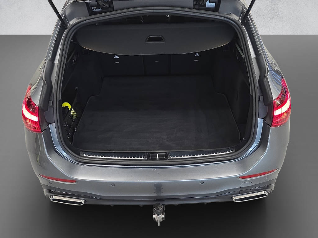 MERCEDES-BENZ C 300 AMG Line 4Matic T-Modell-image-6