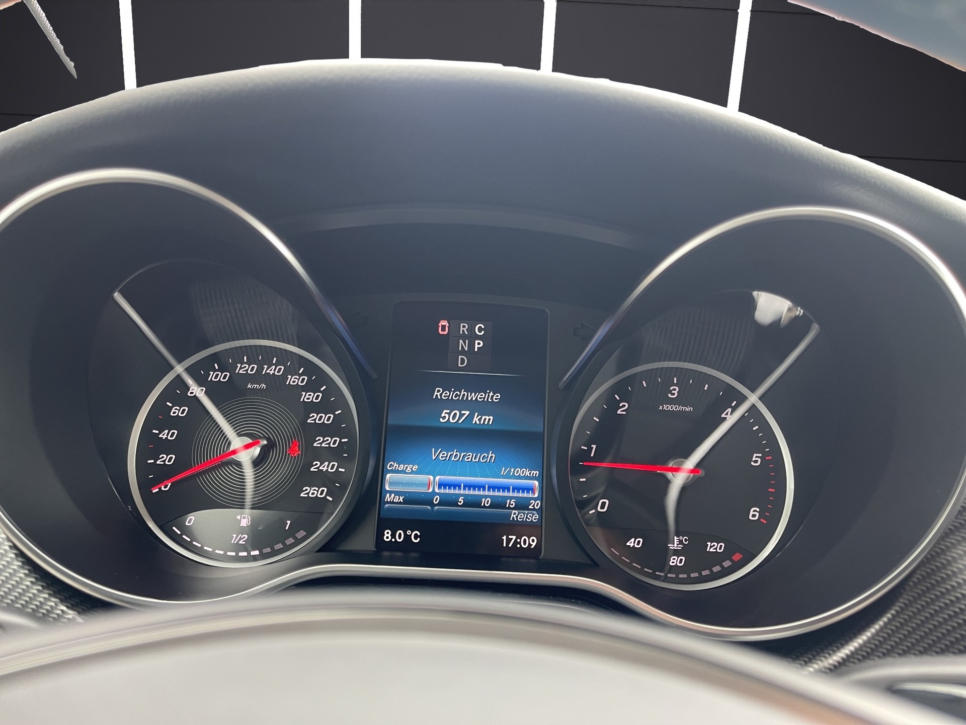 MERCEDES-BENZ Marco Polo 300 d 4M AMG-image-12