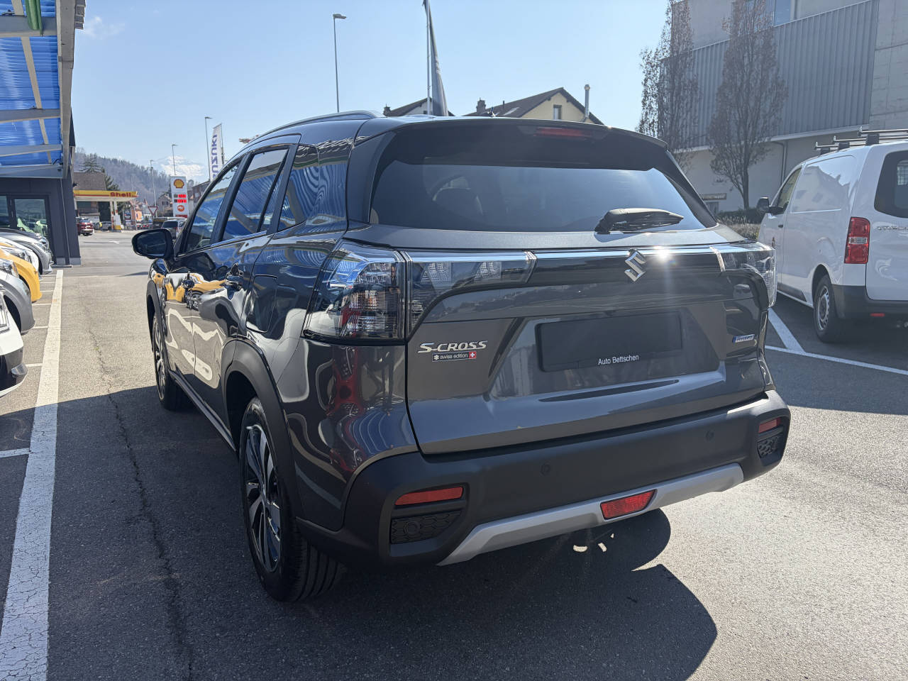 SUZUKI S-Cross 1.4 T Sakura Top Hybrid 4x4-image-6