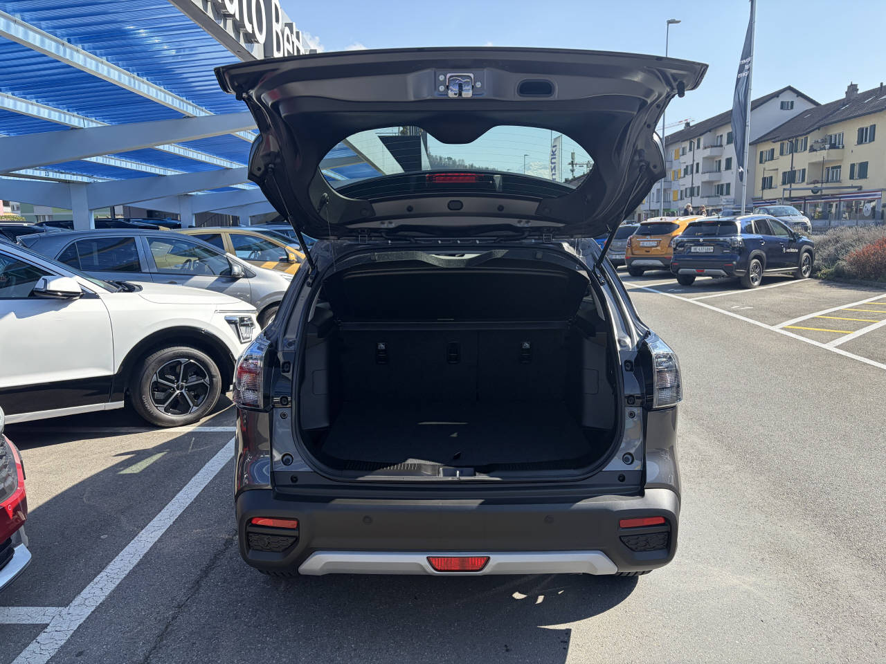 SUZUKI S-Cross 1.4 T Sakura Top Hybrid 4x4-image-7