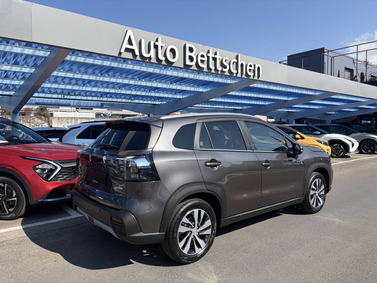 SUZUKI S-Cross 1.4 T Sakura Top Hybrid 4x4-image-3