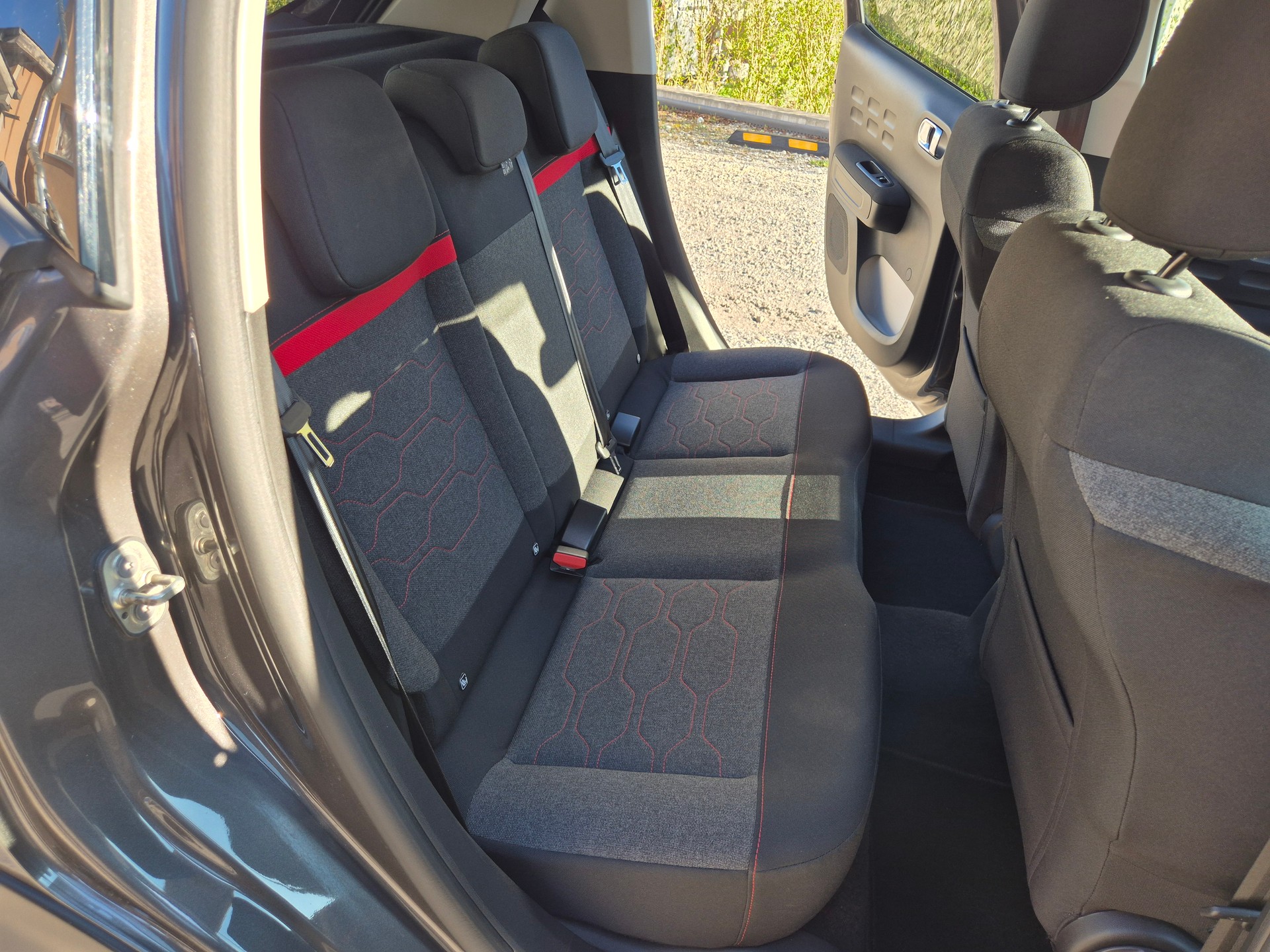 CITROEN C3 1.2i PureTech Shine EAT6-image-12