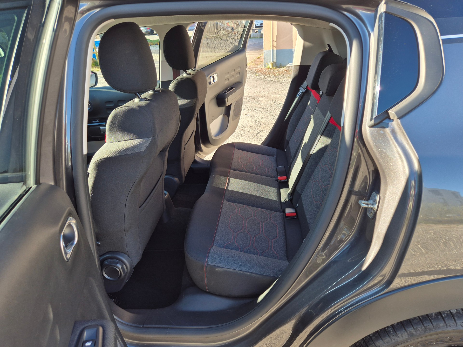 CITROEN C3 1.2i PureTech Shine EAT6-image-13
