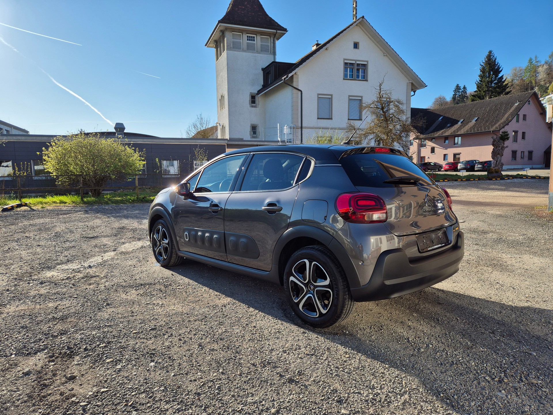 CITROEN C3 1.2i PureTech Shine EAT6-image-2