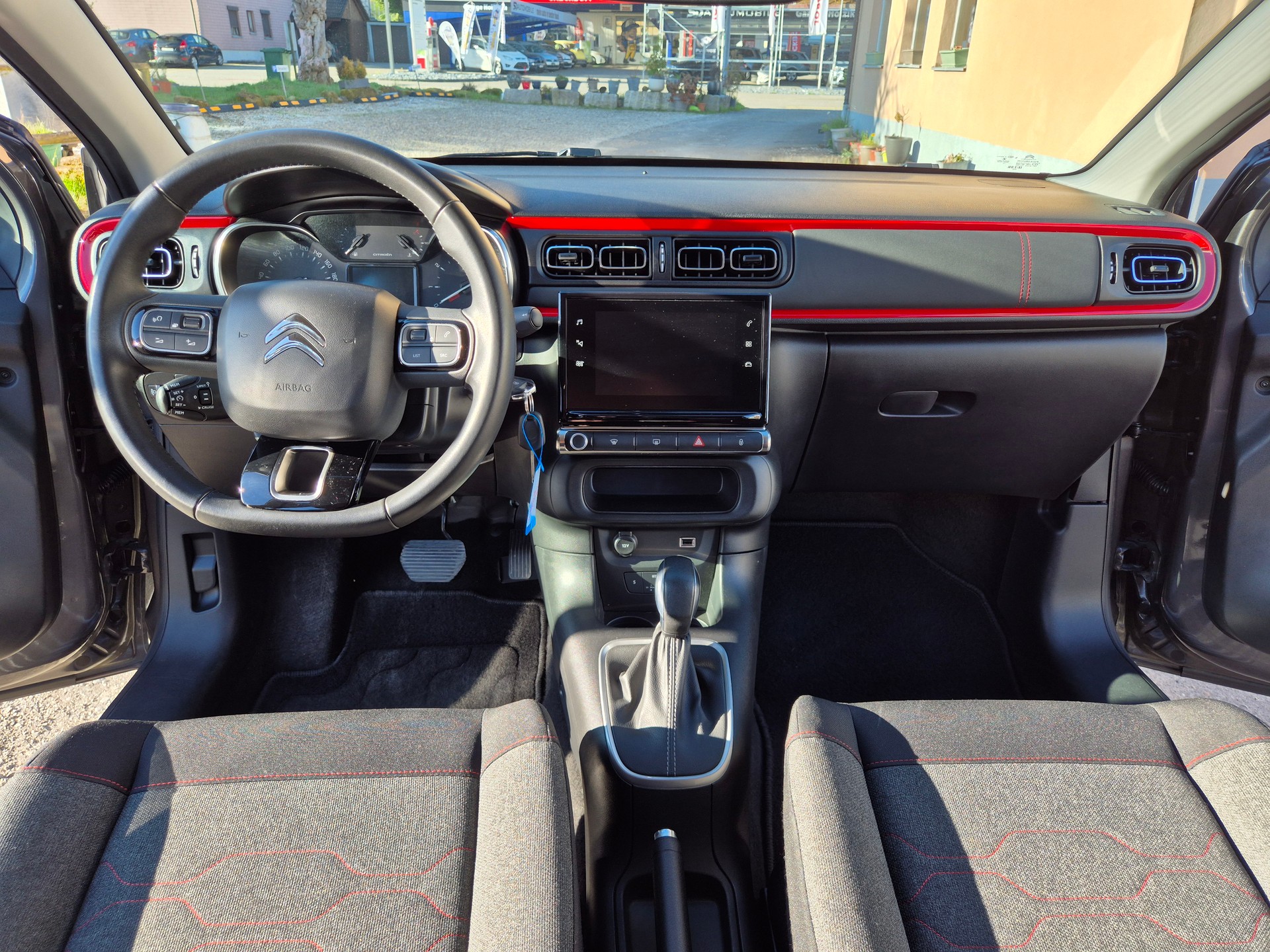 CITROEN C3 1.2i PureTech Shine EAT6-image-9