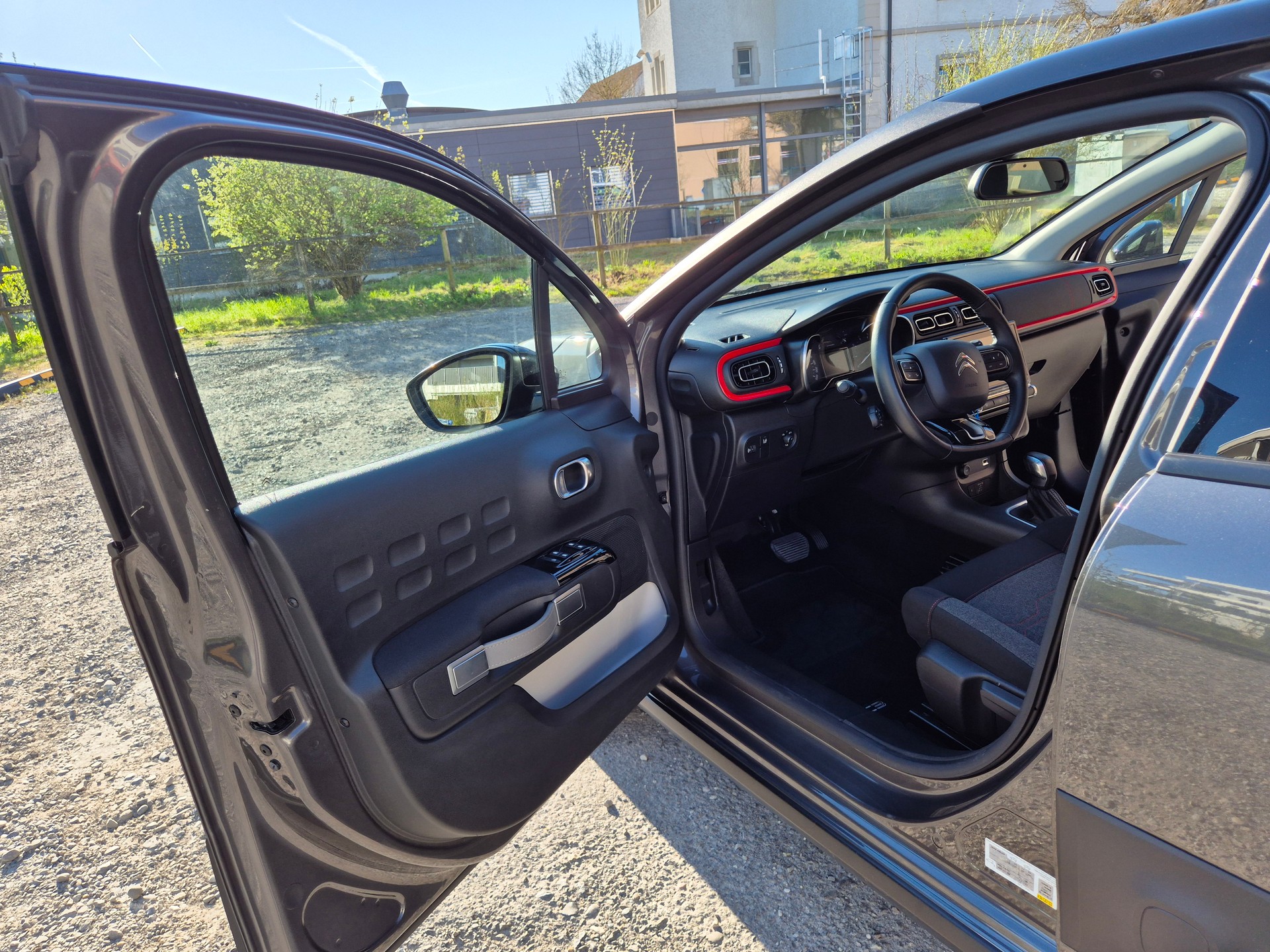 CITROEN C3 1.2i PureTech Shine EAT6-image-10