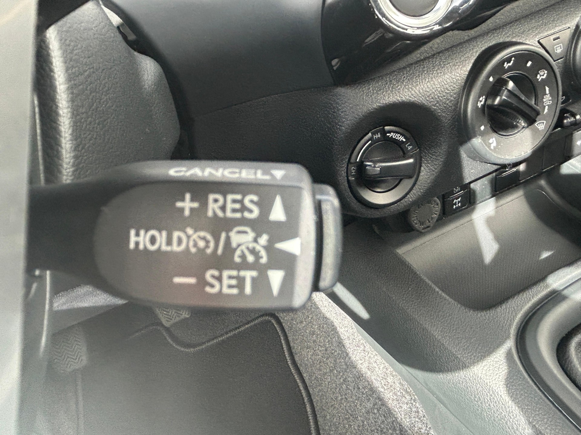 TOYOTA Hilux Double Cab.-Pick-up 2.8 D-4D 204 Comfort-image-12