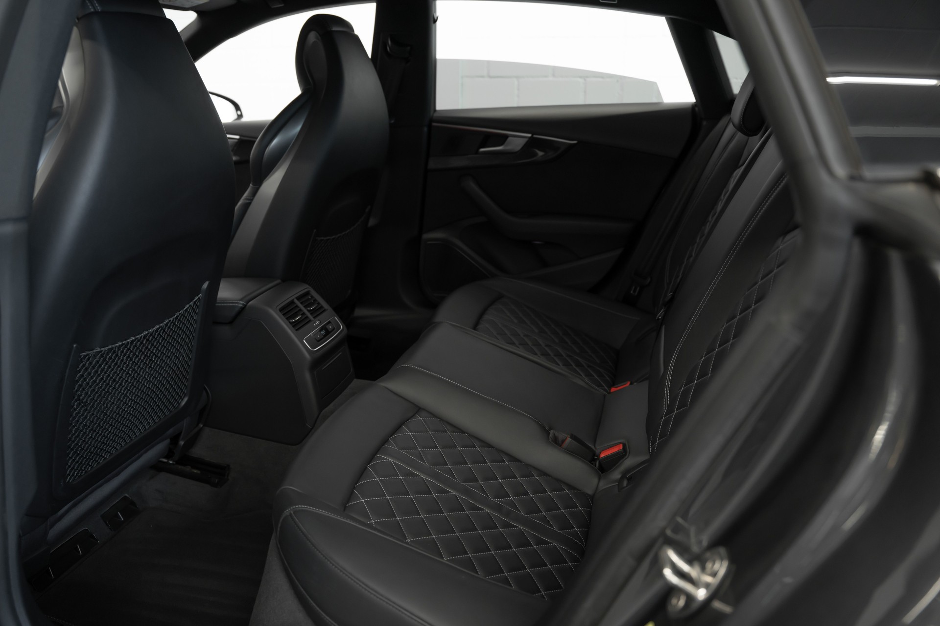 AUDI S5 Sportback 3.0 TFSI quattro tiptronic-image-11