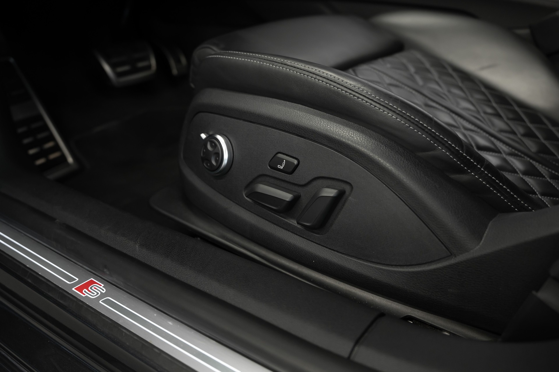 AUDI S5 Sportback 3.0 TFSI quattro tiptronic-image-17