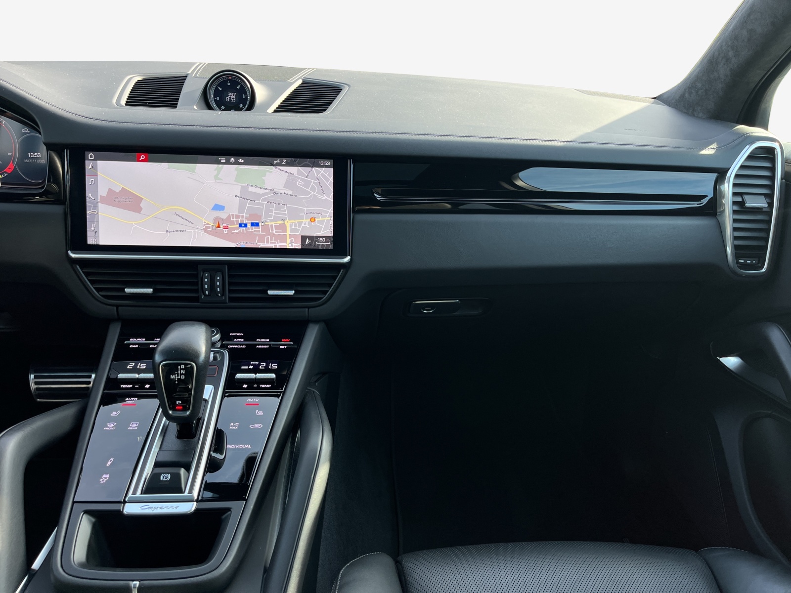 PORSCHE Cayenne Turbo S E-Hybrid-image-21