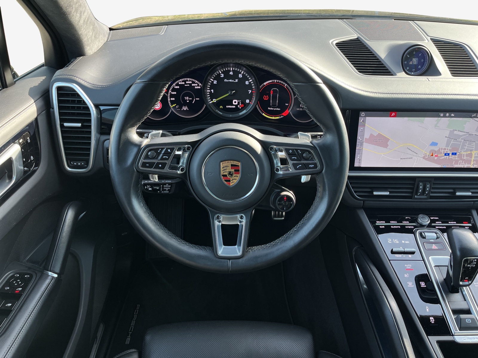 PORSCHE Cayenne Turbo S E-Hybrid-image-19