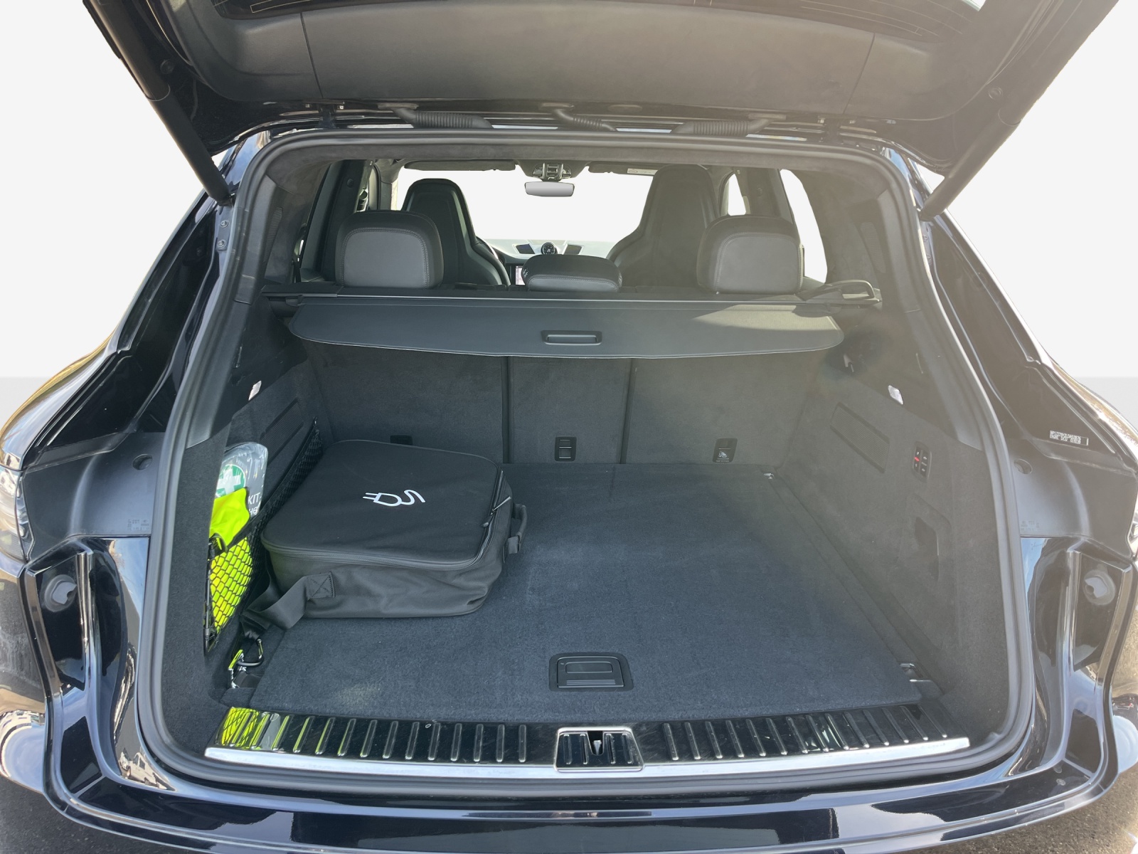 PORSCHE Cayenne Turbo S E-Hybrid-image-24
