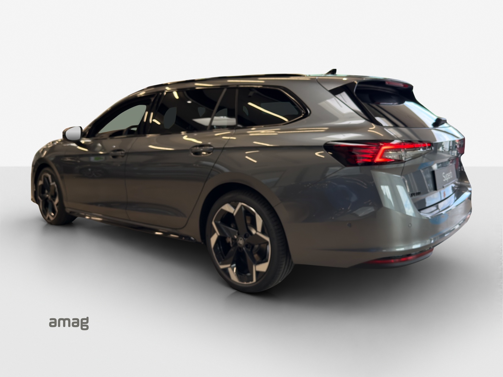 SKODA Superb Combi 2.0 TSI Sportline 4x4 DSG-image-2