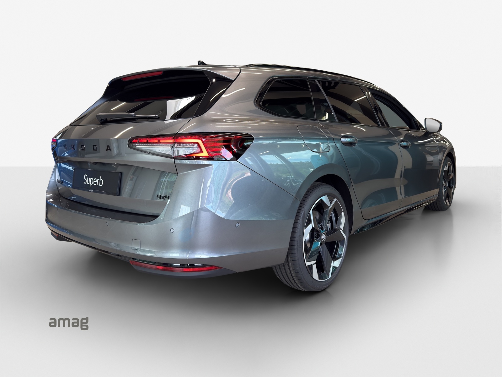SKODA Superb Combi 2.0 TSI Sportline 4x4 DSG-image-4
