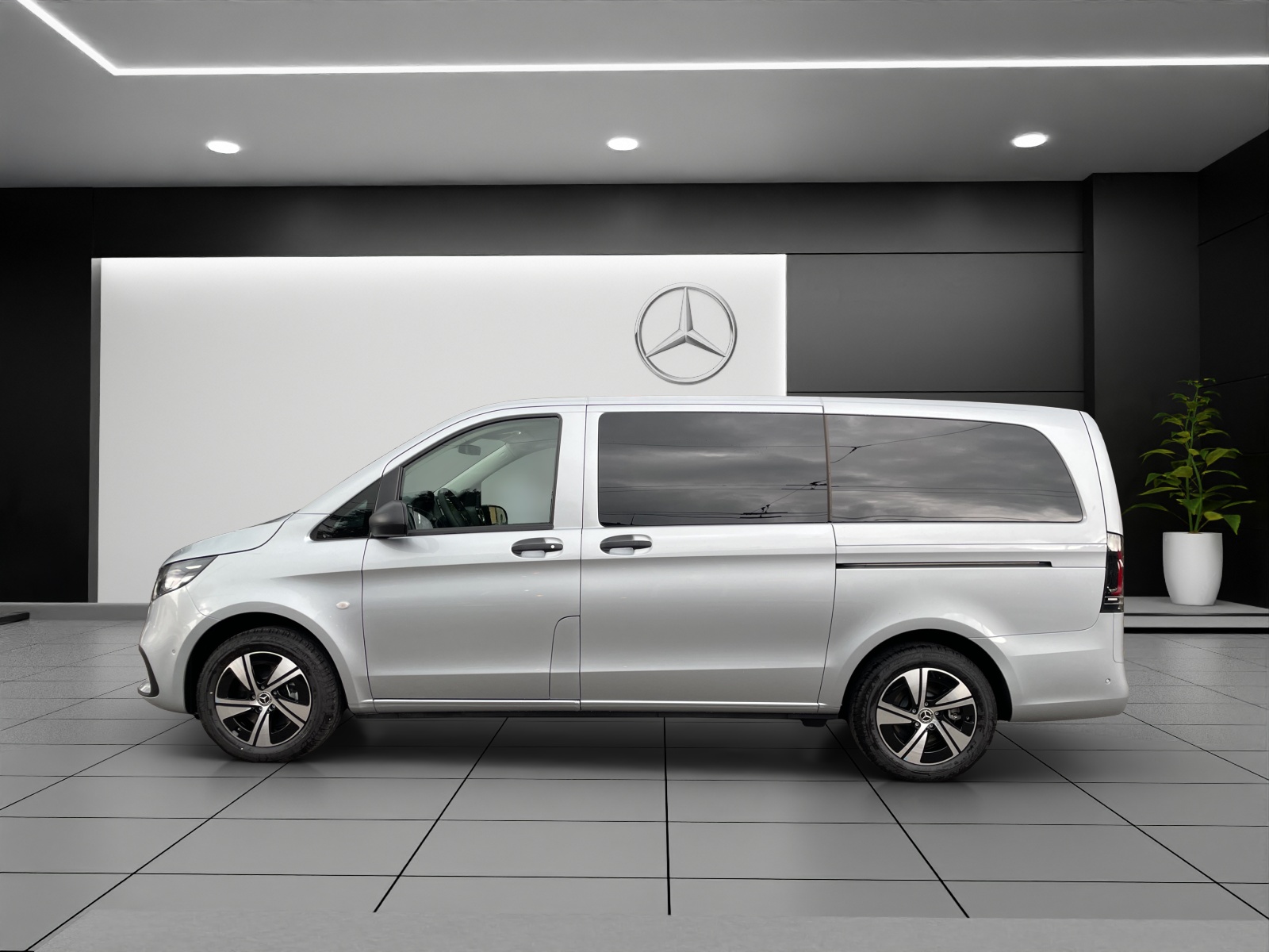 MERCEDES-BENZ Vito 116 CDI Tourer SELECT Family 4x4-image-2