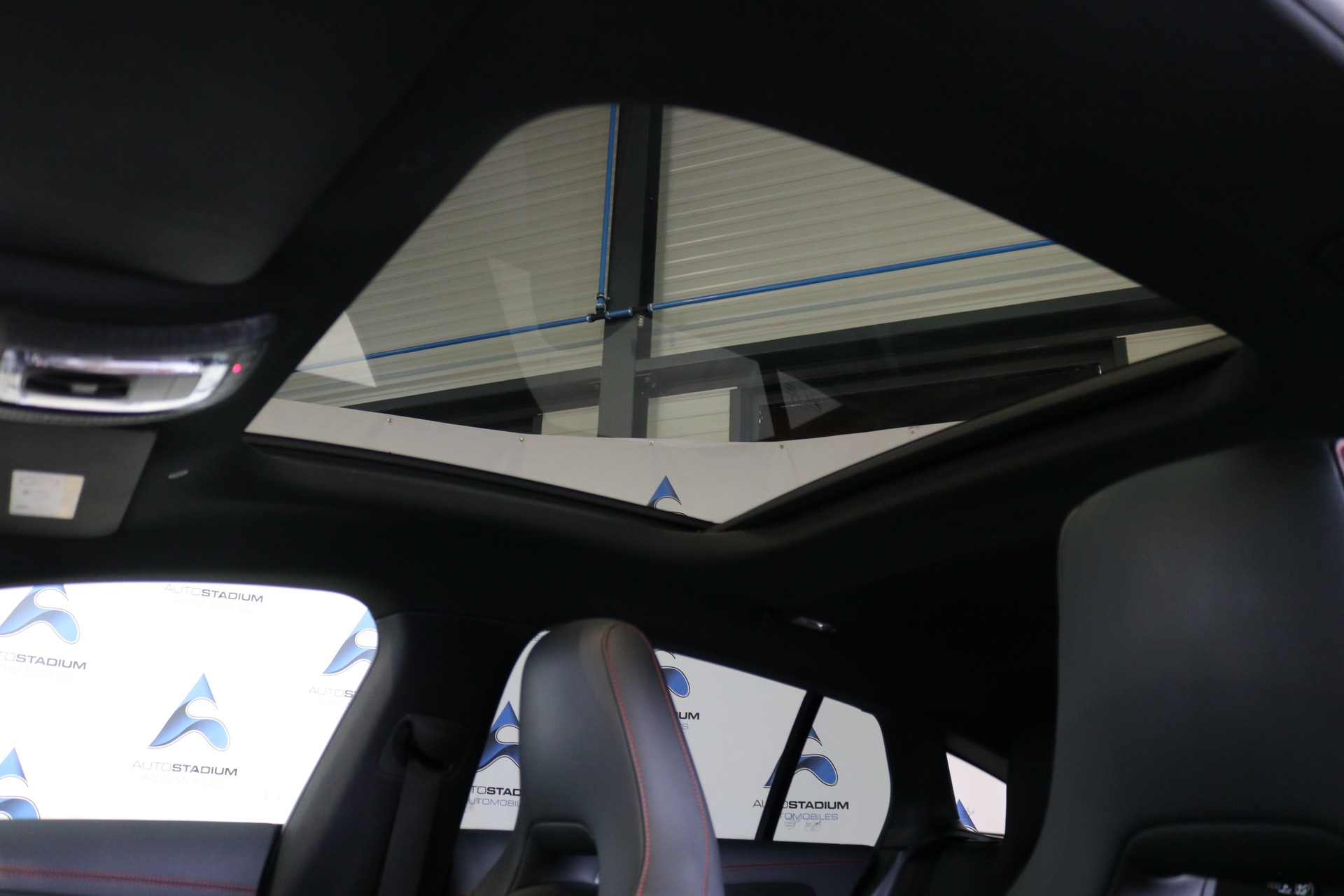 MERCEDES-BENZ CLA Shooting Brake 250 4Matic 7G-DCT AMG Line-image-32