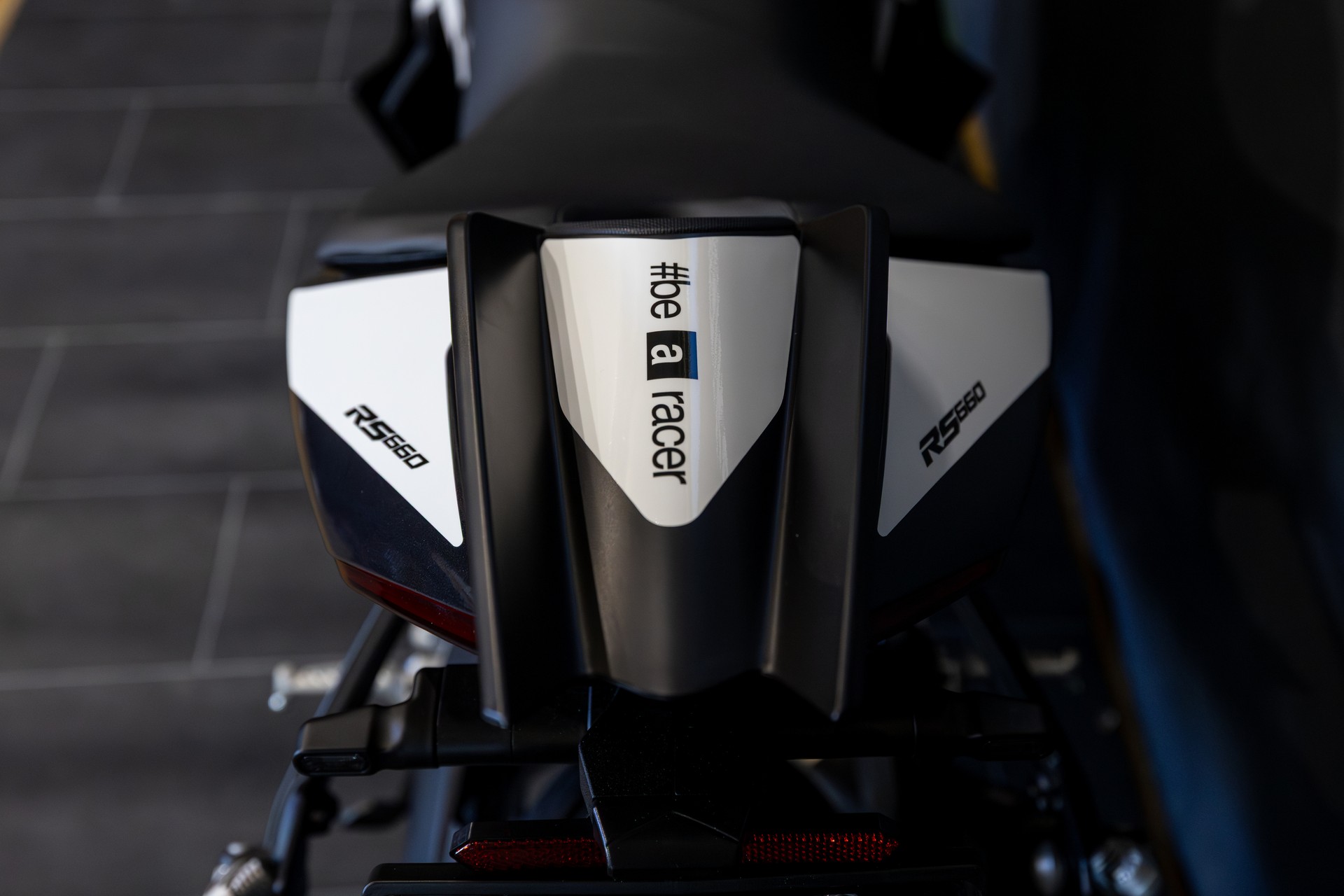 APRILIA RS 660 white contrast extended E5+ (35kW)-image-7