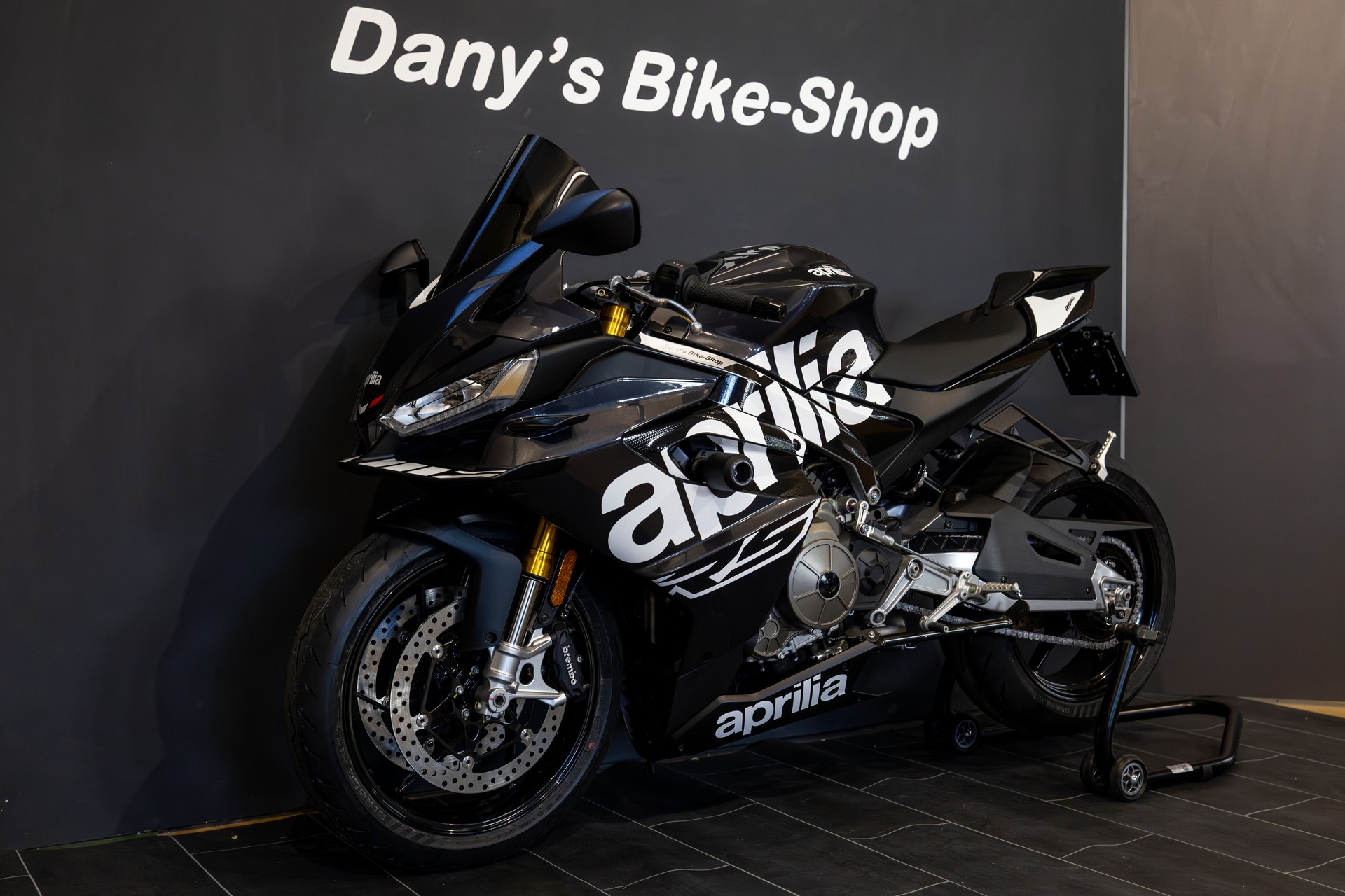 APRILIA RS 660 white contrast extended E5+ (35kW)-showroom-element-1