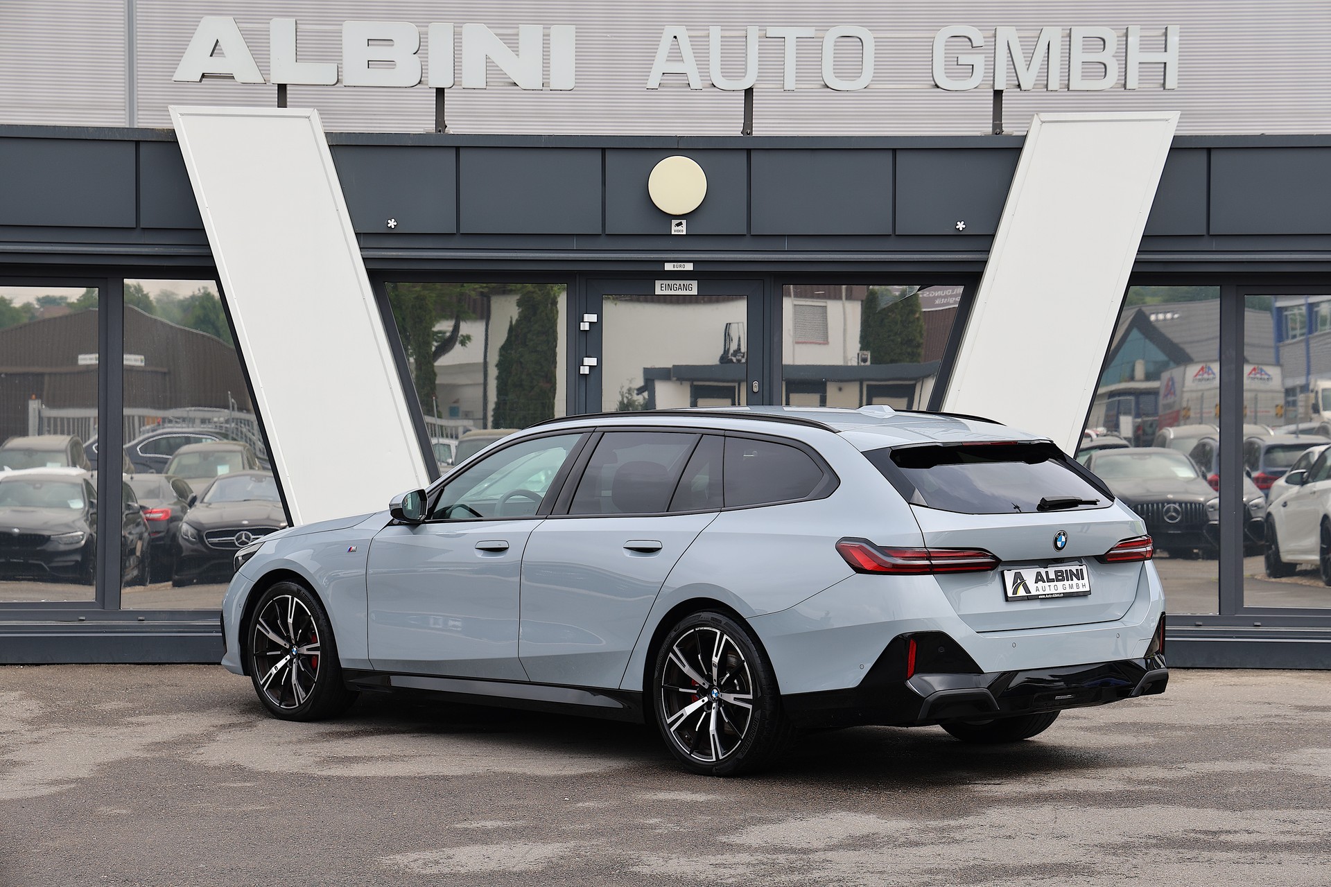 BMW 520d xDrive 48V Touring M Sport Pro Steptronic-showroom-element-3