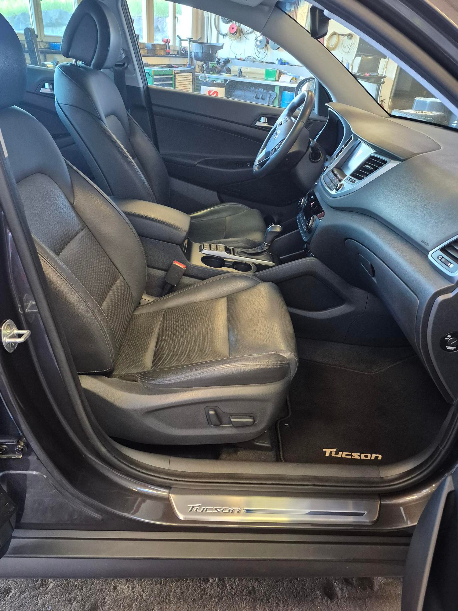HYUNDAI Tucson 2.0 CRDI Vertex 4WD Automatic-image-13