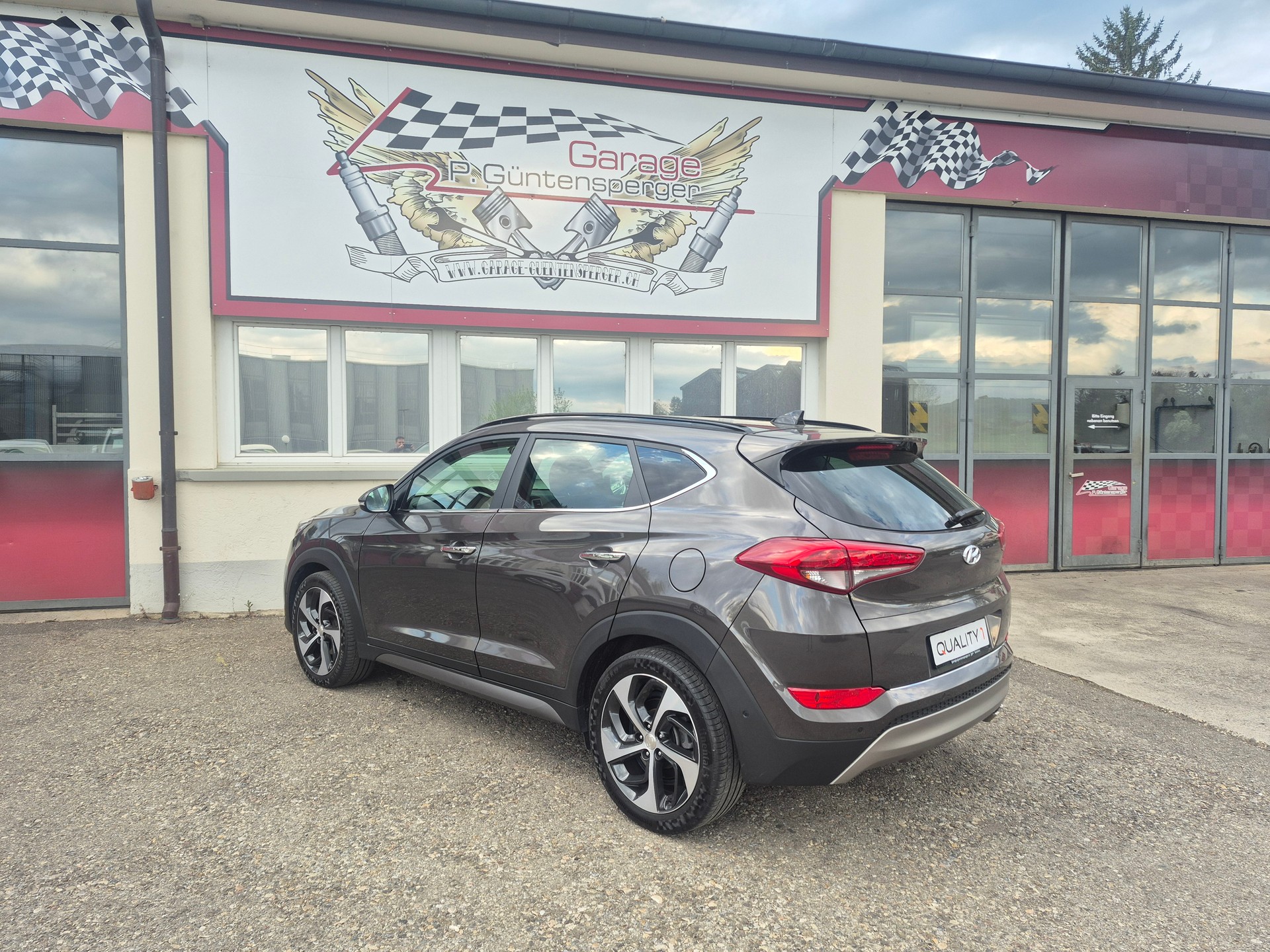 HYUNDAI Tucson 2.0 CRDI Vertex 4WD Automatic-image-4