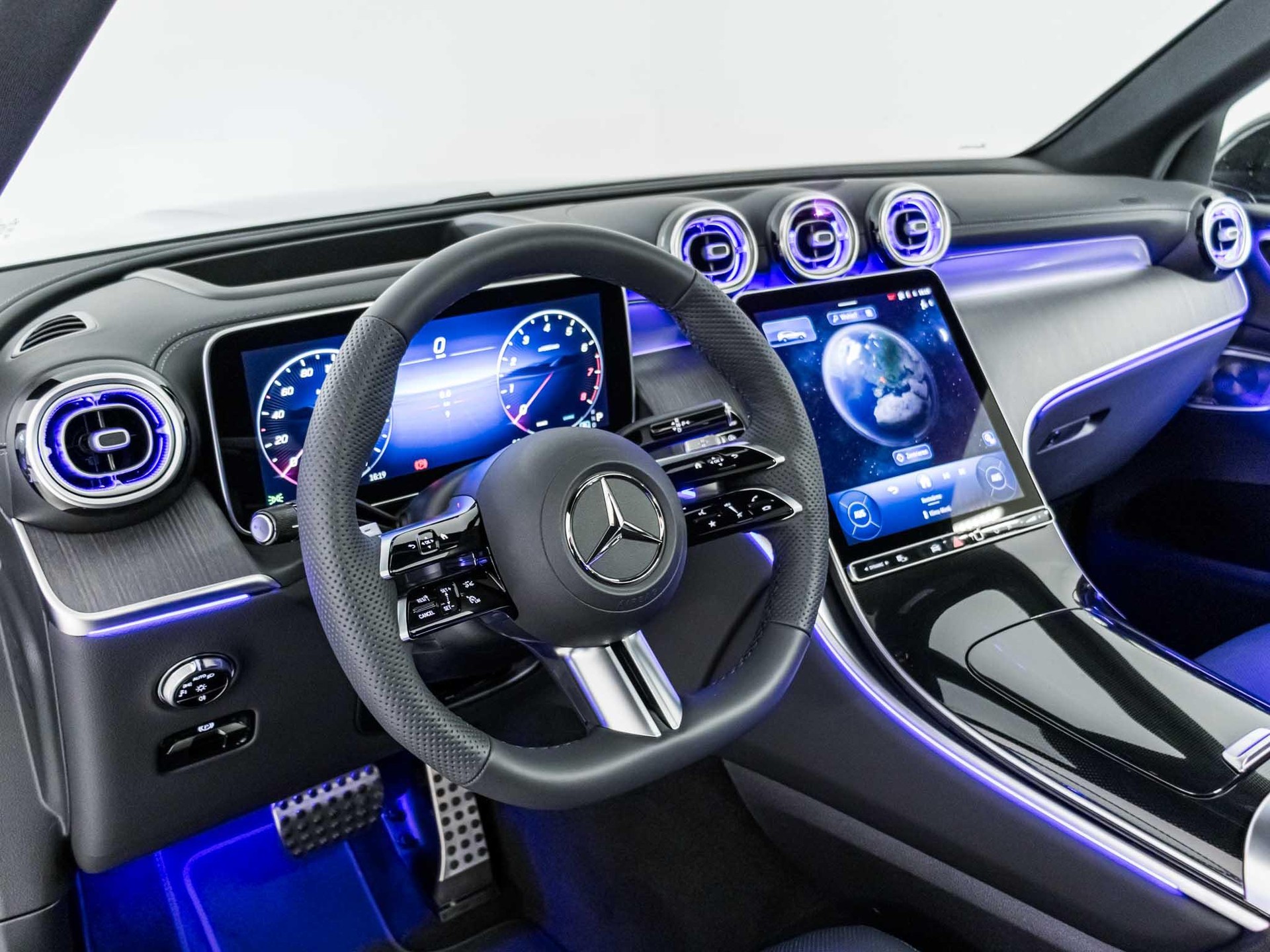 MERCEDES-BENZ GLC 300 4MATIC-image-9