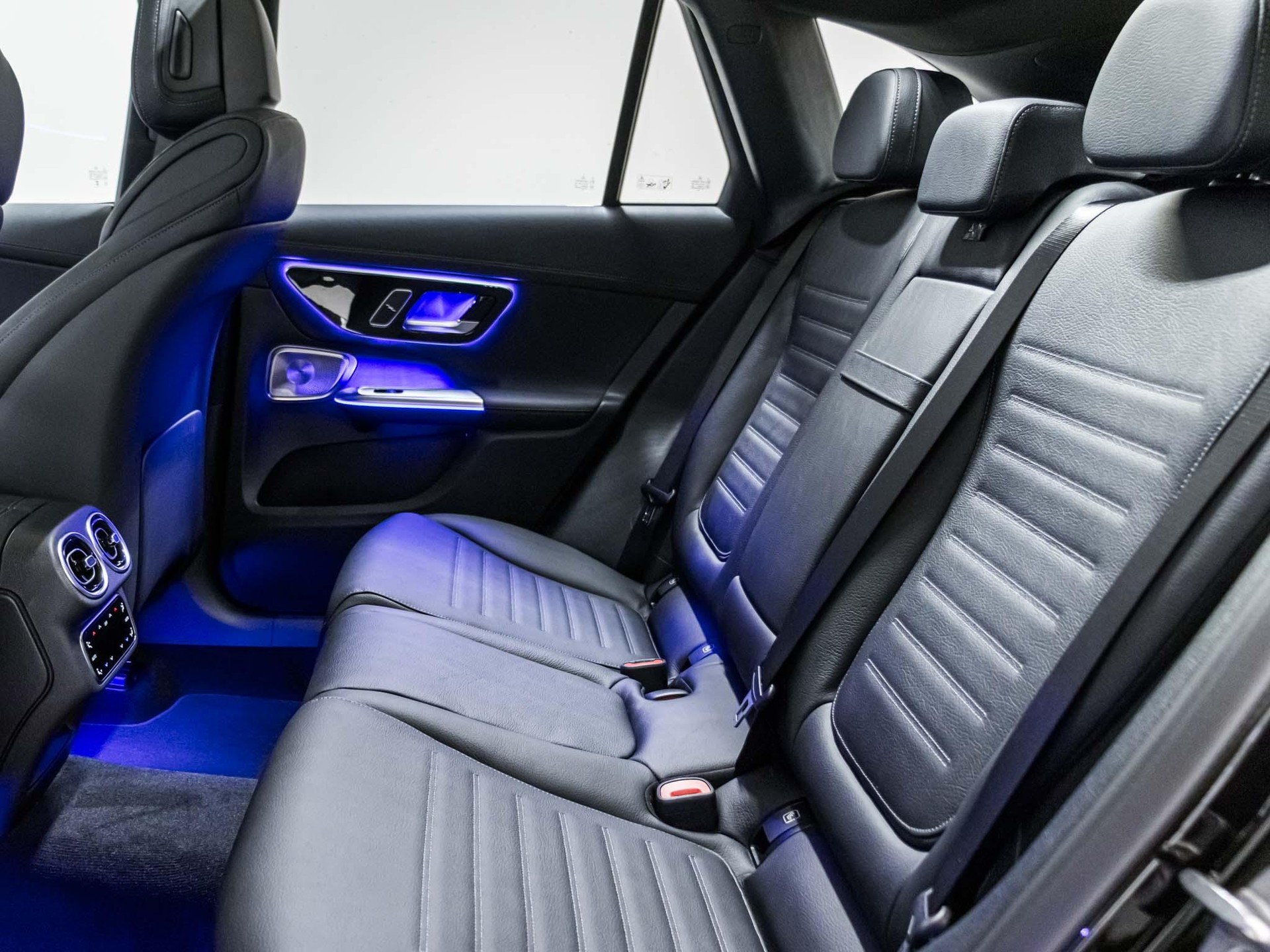 MERCEDES-BENZ GLC 300 4MATIC-image-7