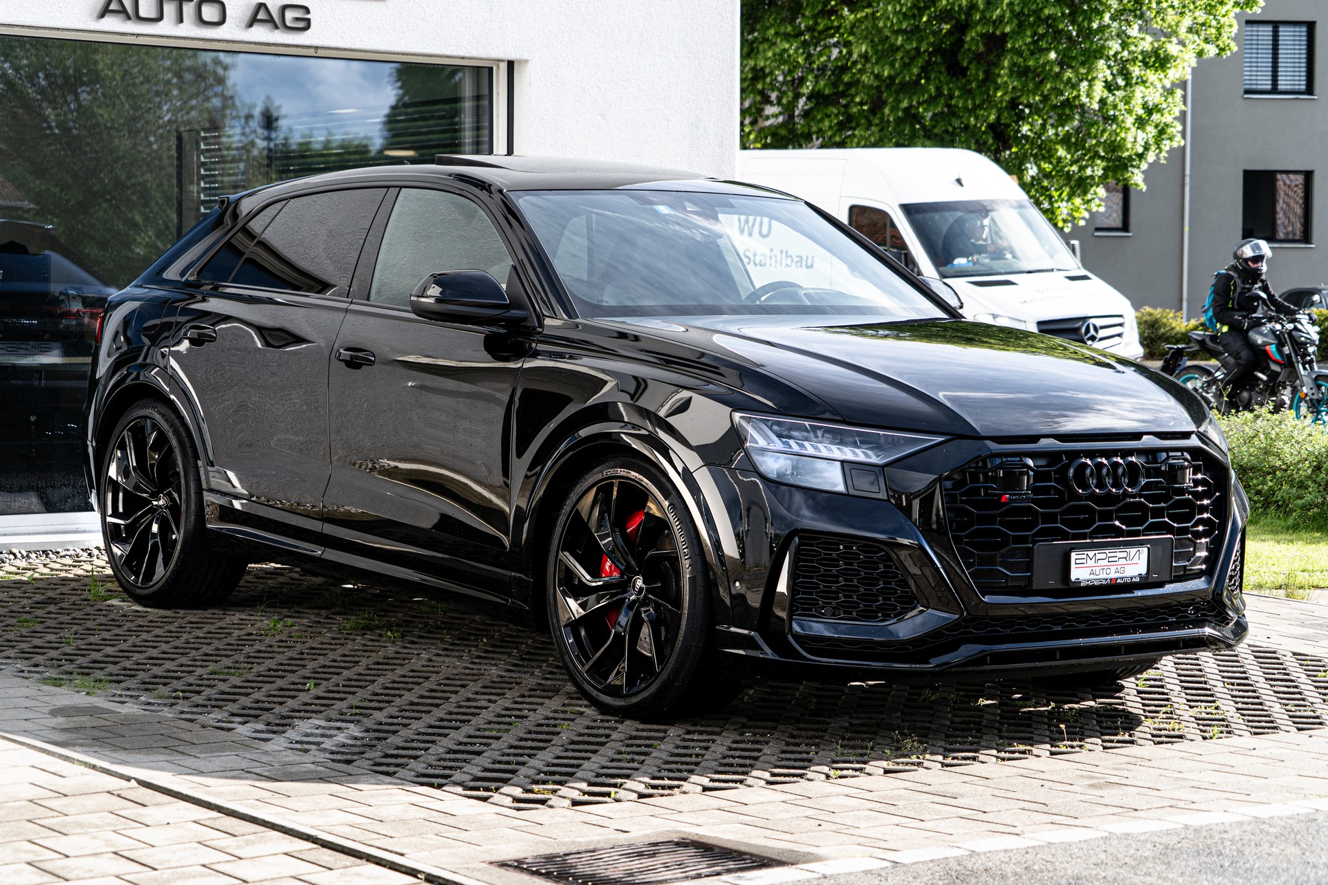 AUDI RSQ8 quattro tiptronic-showroom-element-3