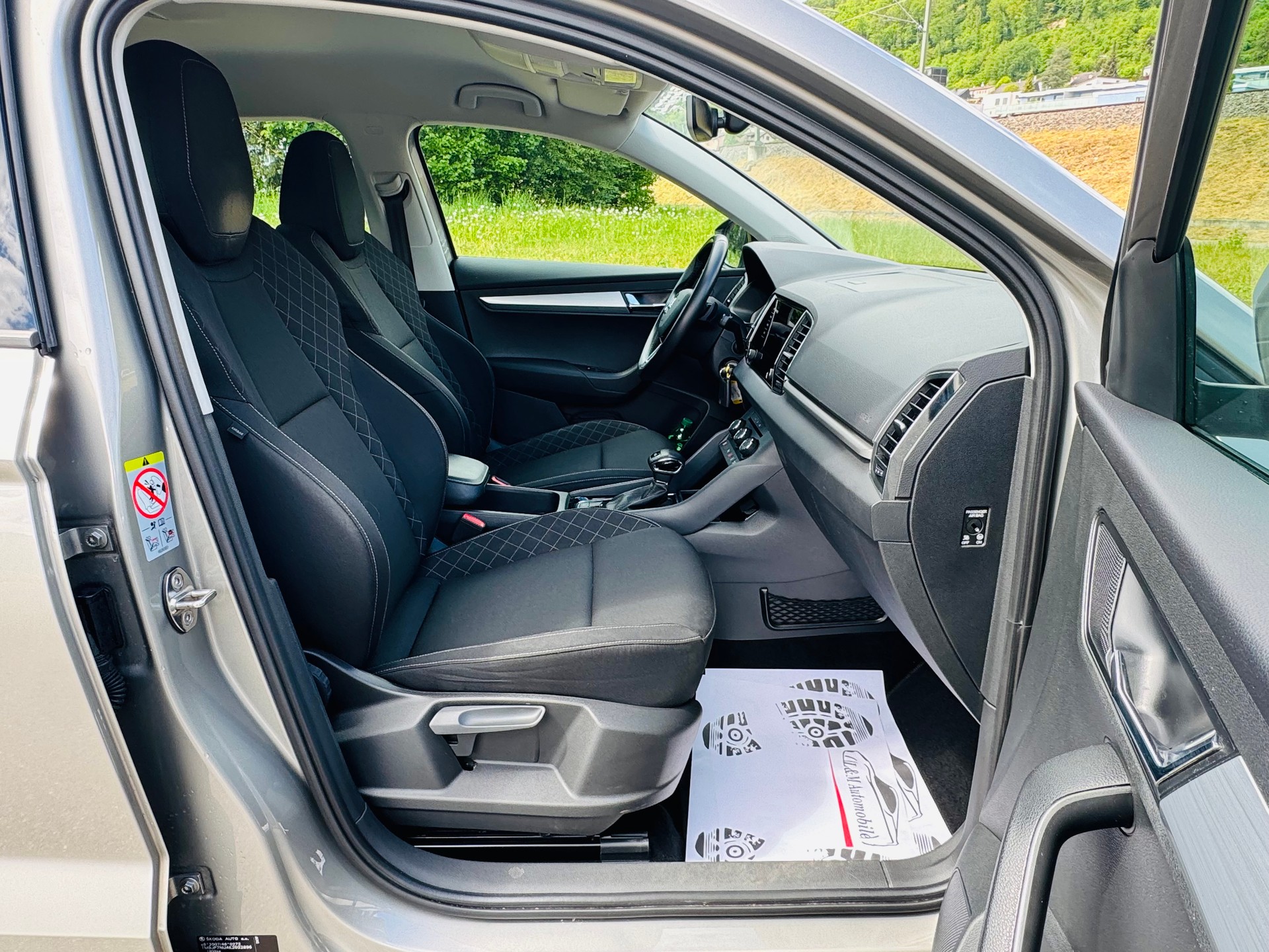 SKODA Karoq 1.0 TSI Ambition DSG-image-11
