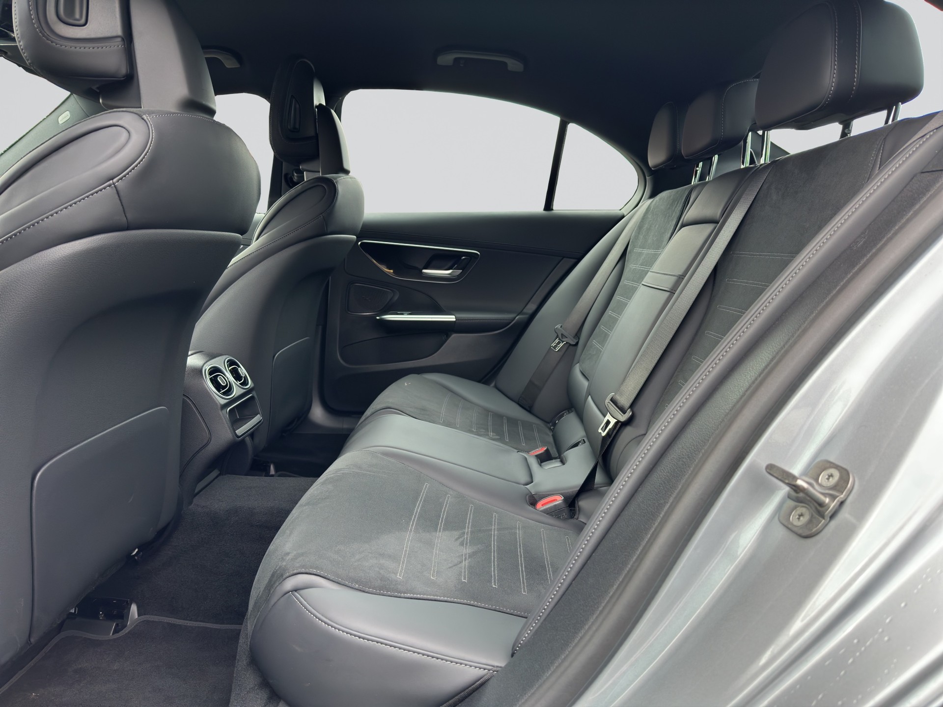 MERCEDES-BENZ C 220 d AMG 9G-Tronic-image-7