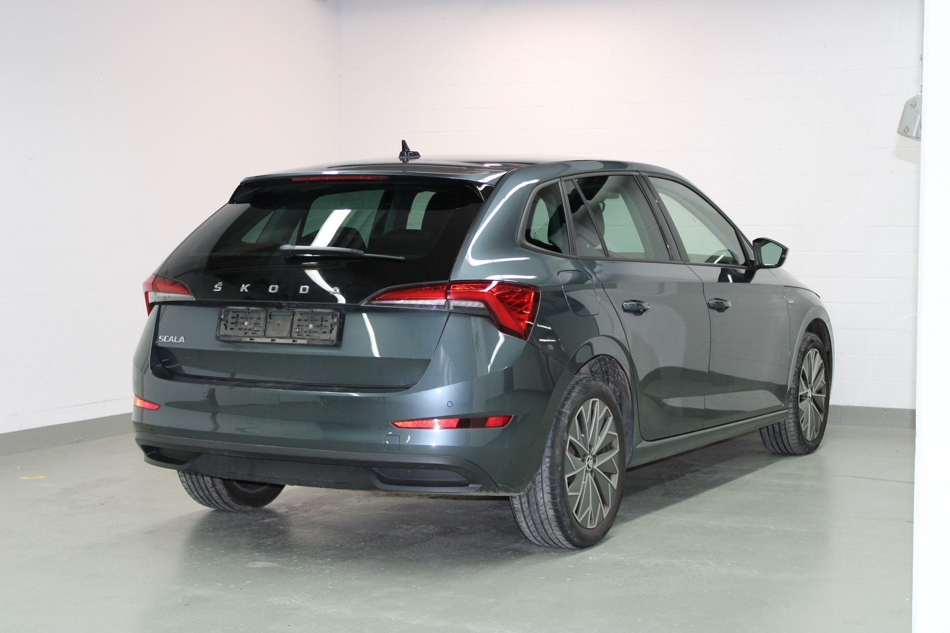 SKODA Scala 1.5 TSI ACT Clever DSG-showroom-element-3