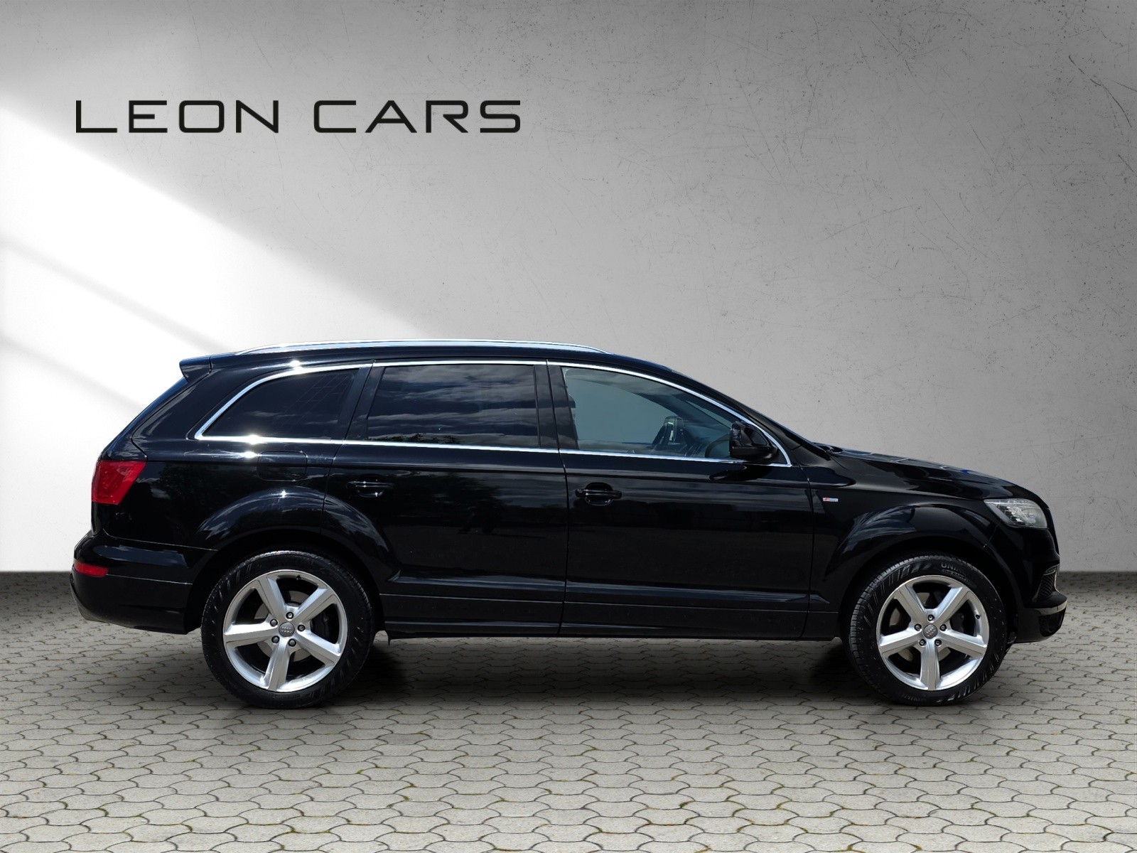 AUDI Q7 3.0 TDI S-Line quattro tiptronic Luftfederung 7-Sitzer-image-3