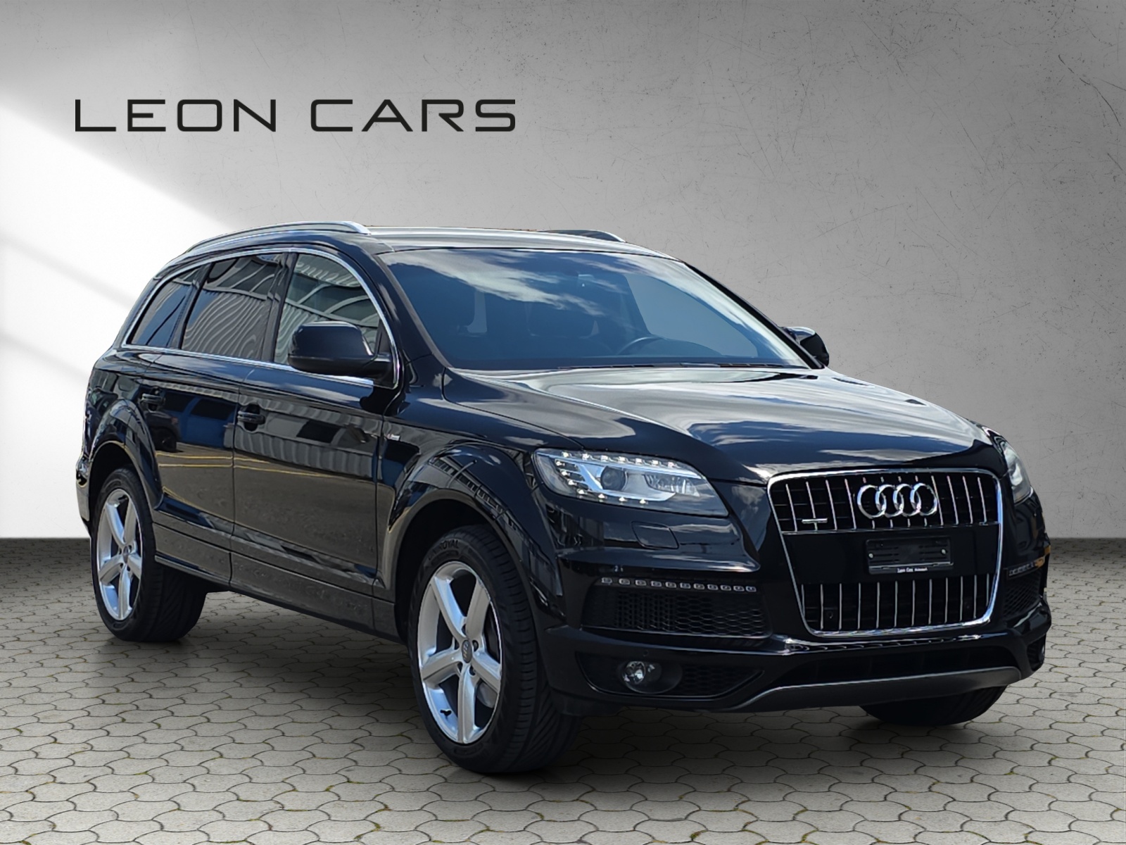 AUDI Q7 3.0 TDI S-Line quattro tiptronic Luftfederung 7-Sitzer-image-2