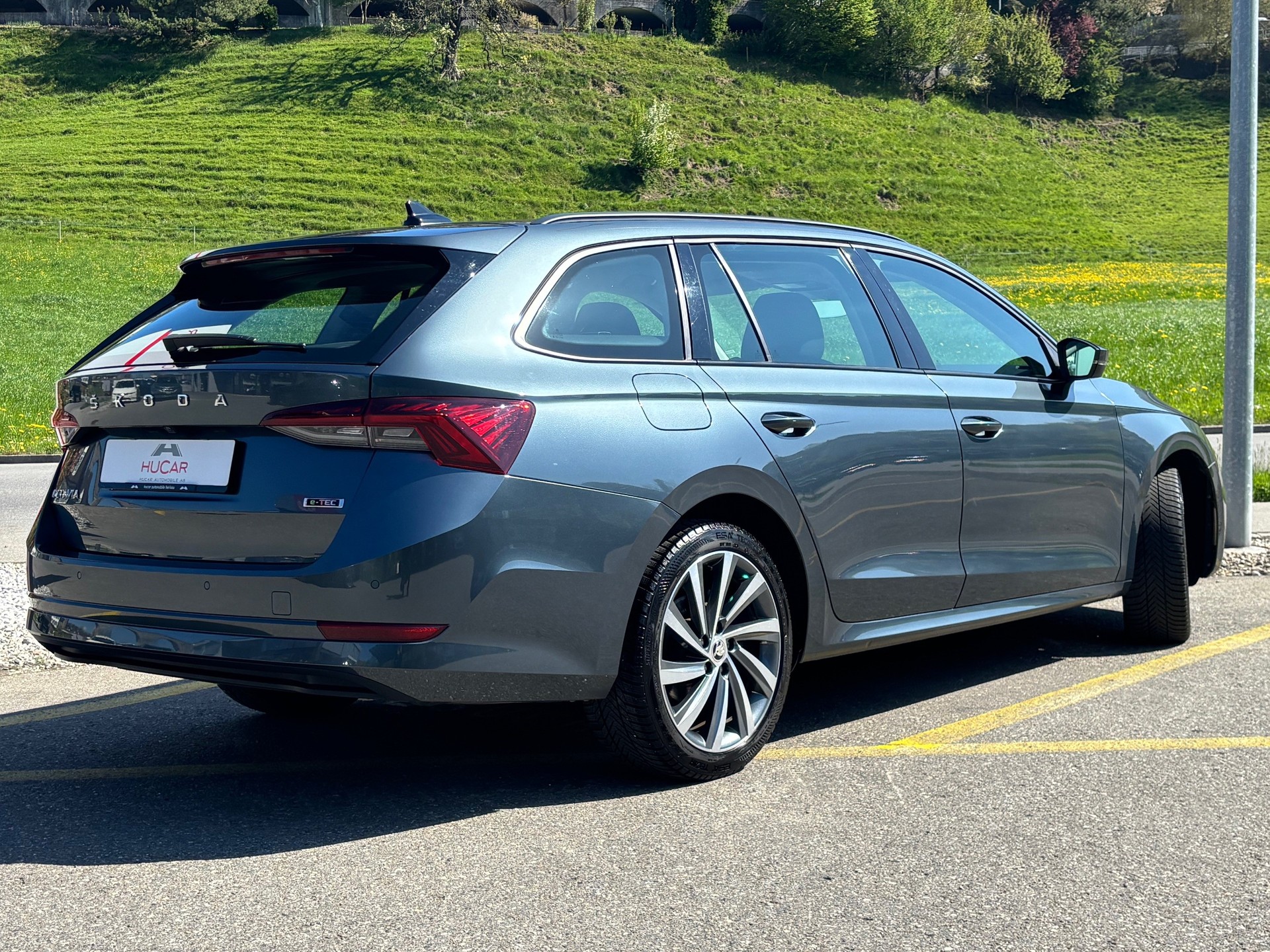 SKODA Octavia Combi 1.0 mHEV Style DSG-image-2
