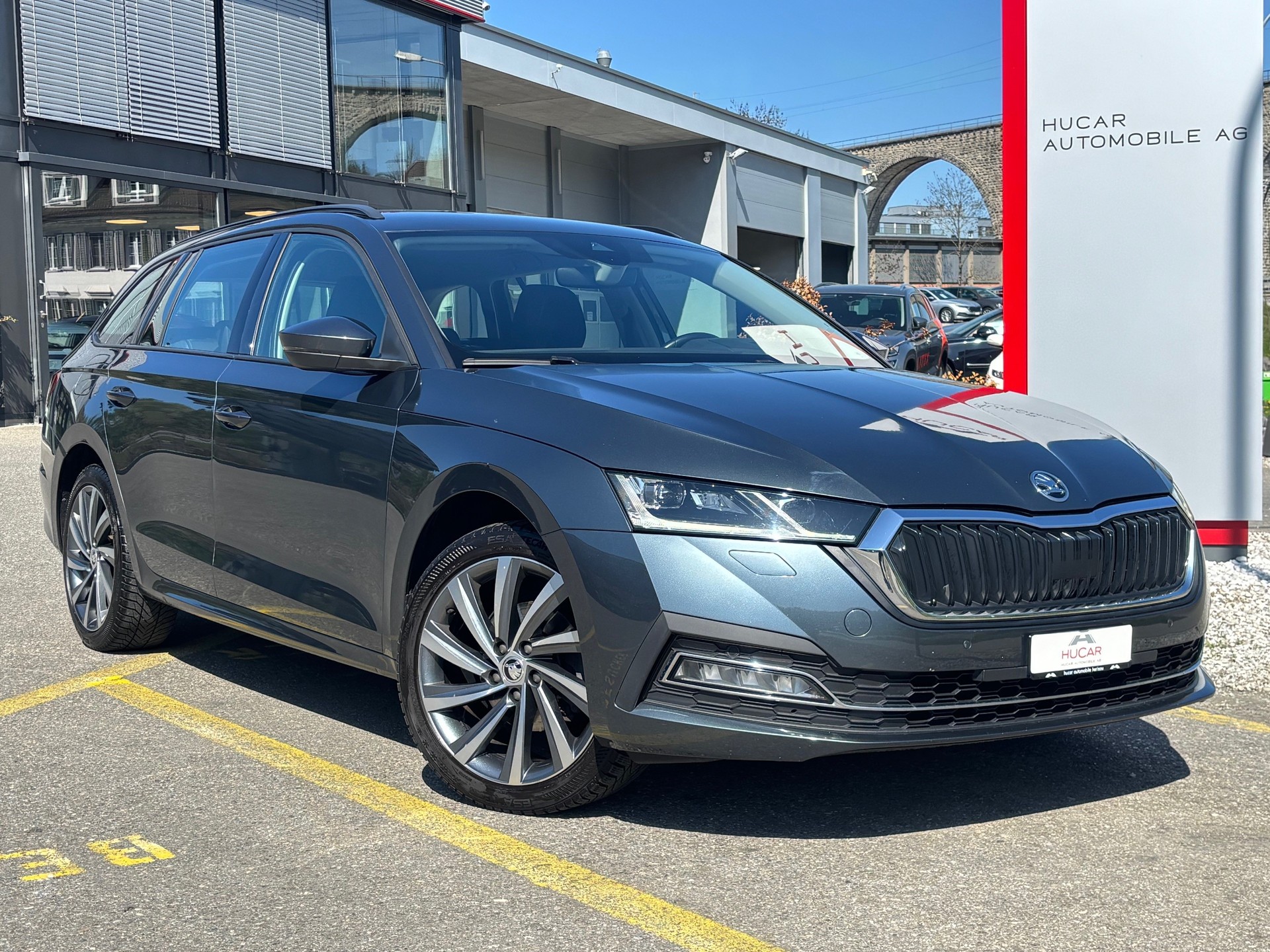 SKODA Octavia Combi 1.0 mHEV Style DSG-image-0
