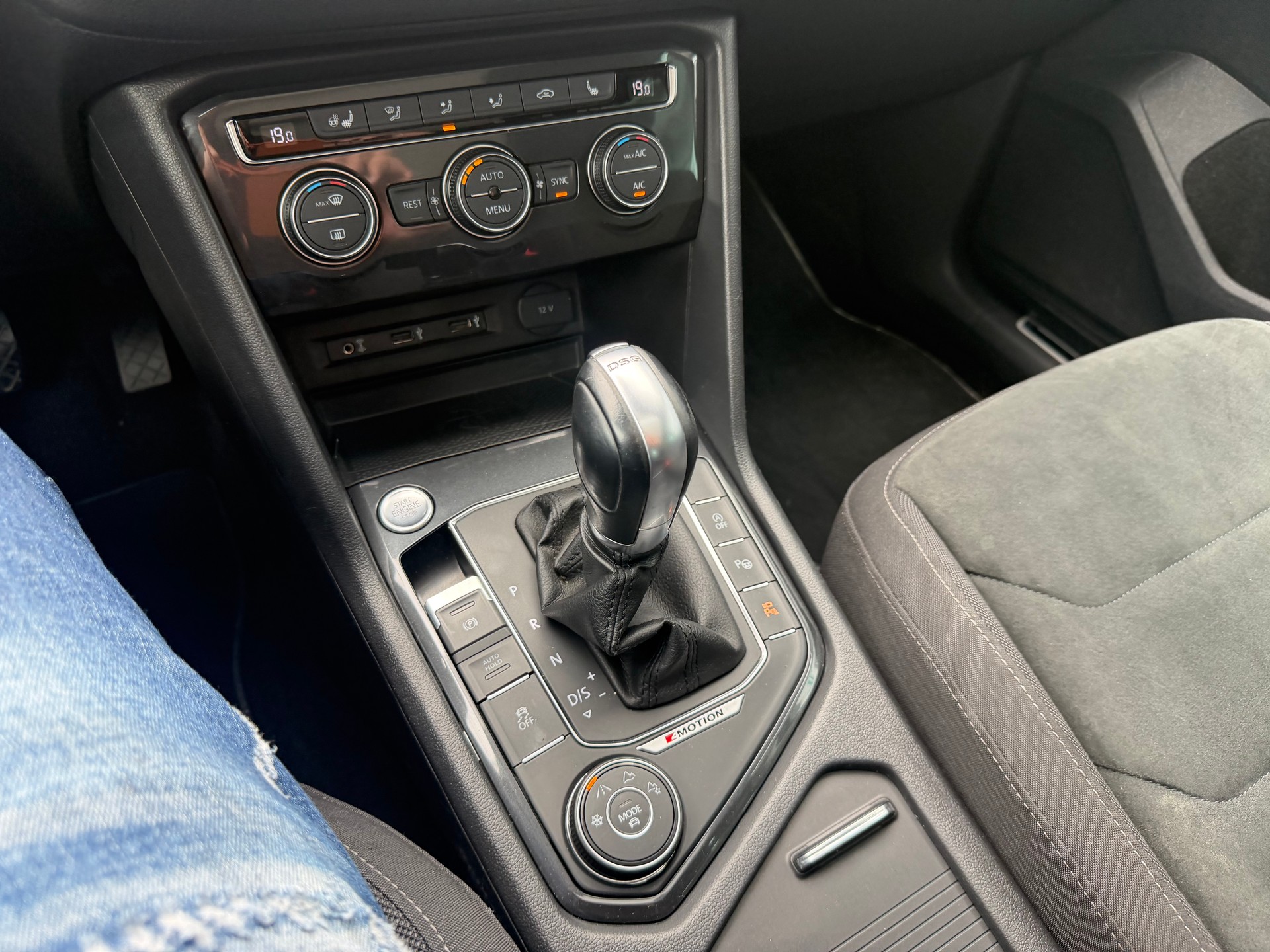VW Tiguan 2.0 TDI SCR Highline 4Motion DSG-image-17