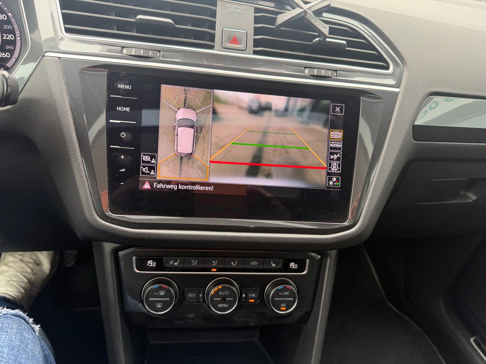 VW Tiguan 2.0 TDI SCR Highline 4Motion DSG-image-18