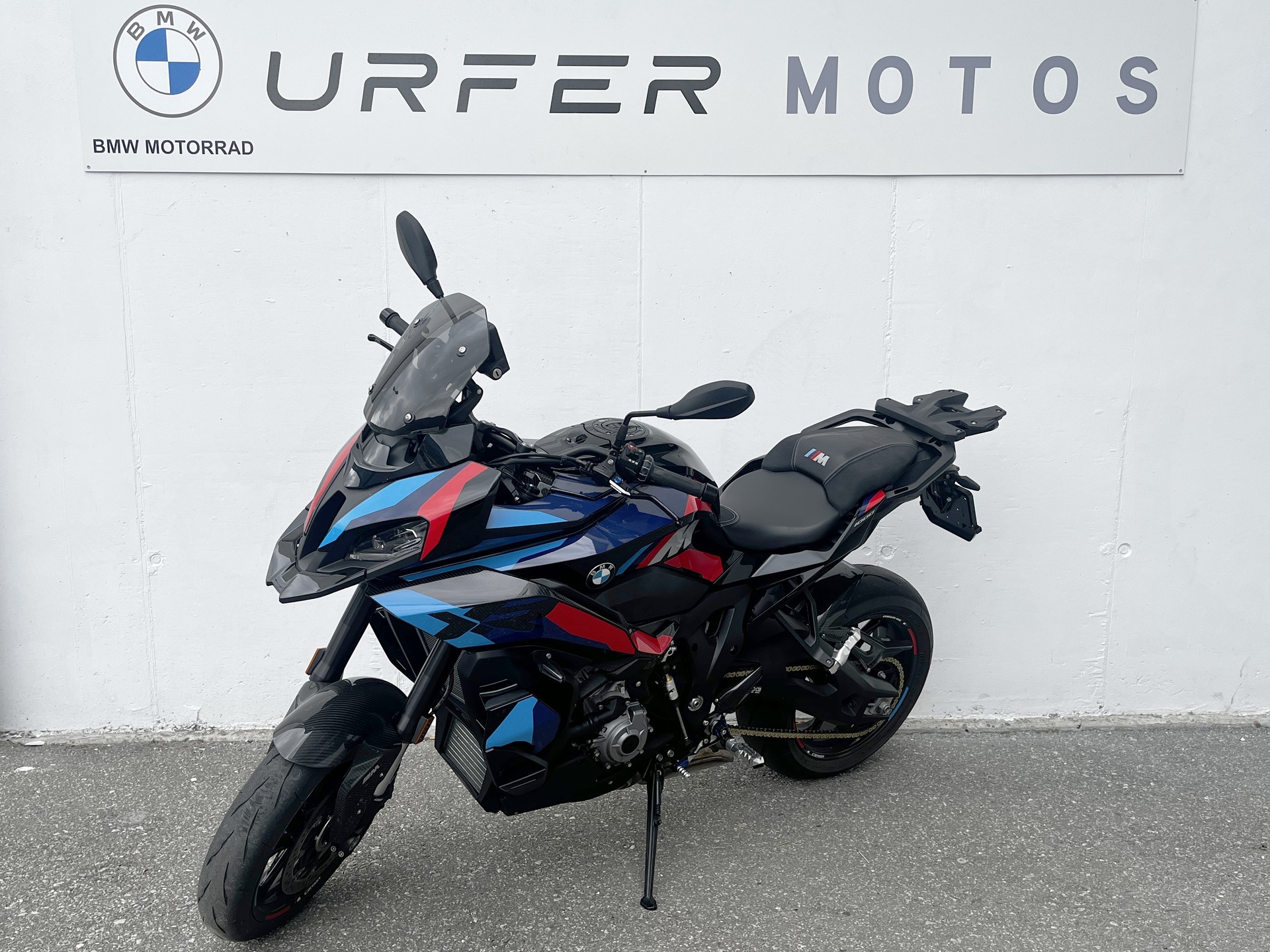 BMW M 1000 XR-showroom-element-3