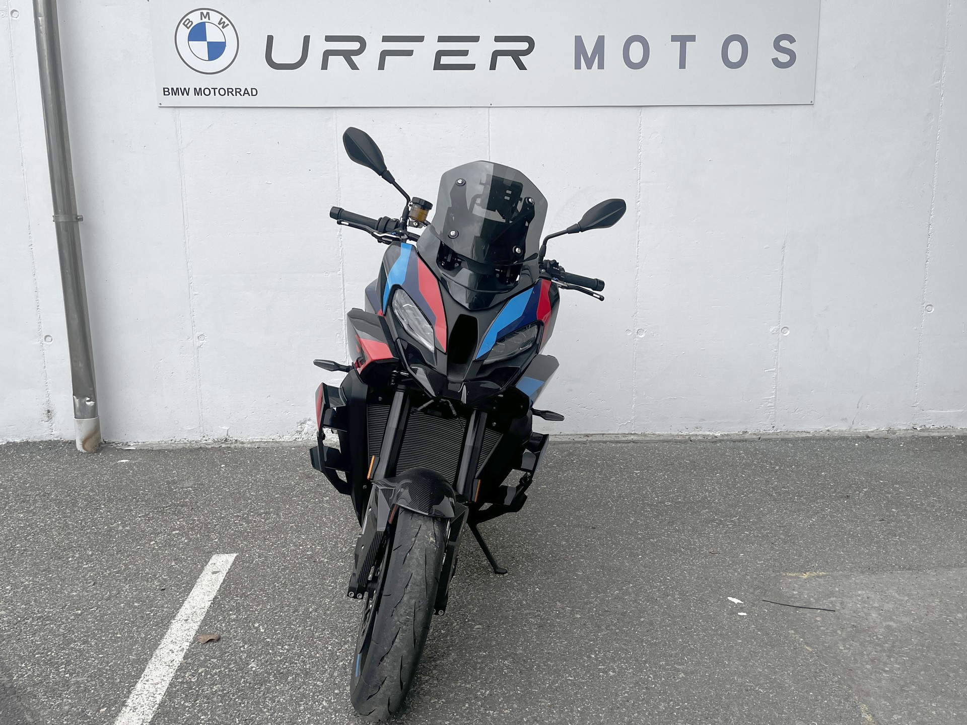 BMW M 1000 XR-showroom-element-2