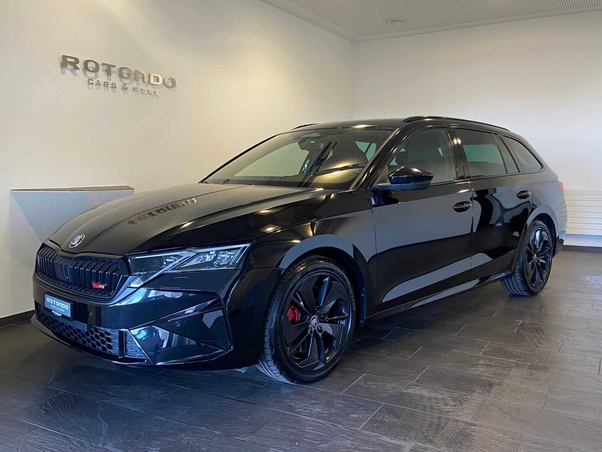 SKODA Octavia Combi 2.0 TSI DSG RS-image-1