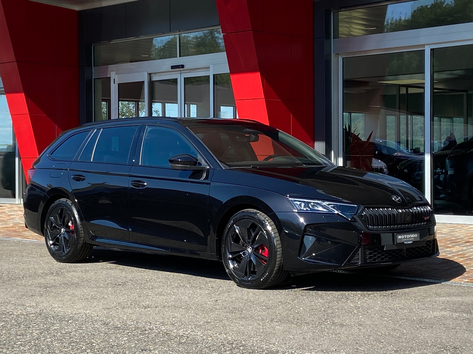 SKODA Octavia Combi 2.0 TSI DSG RS-image-18