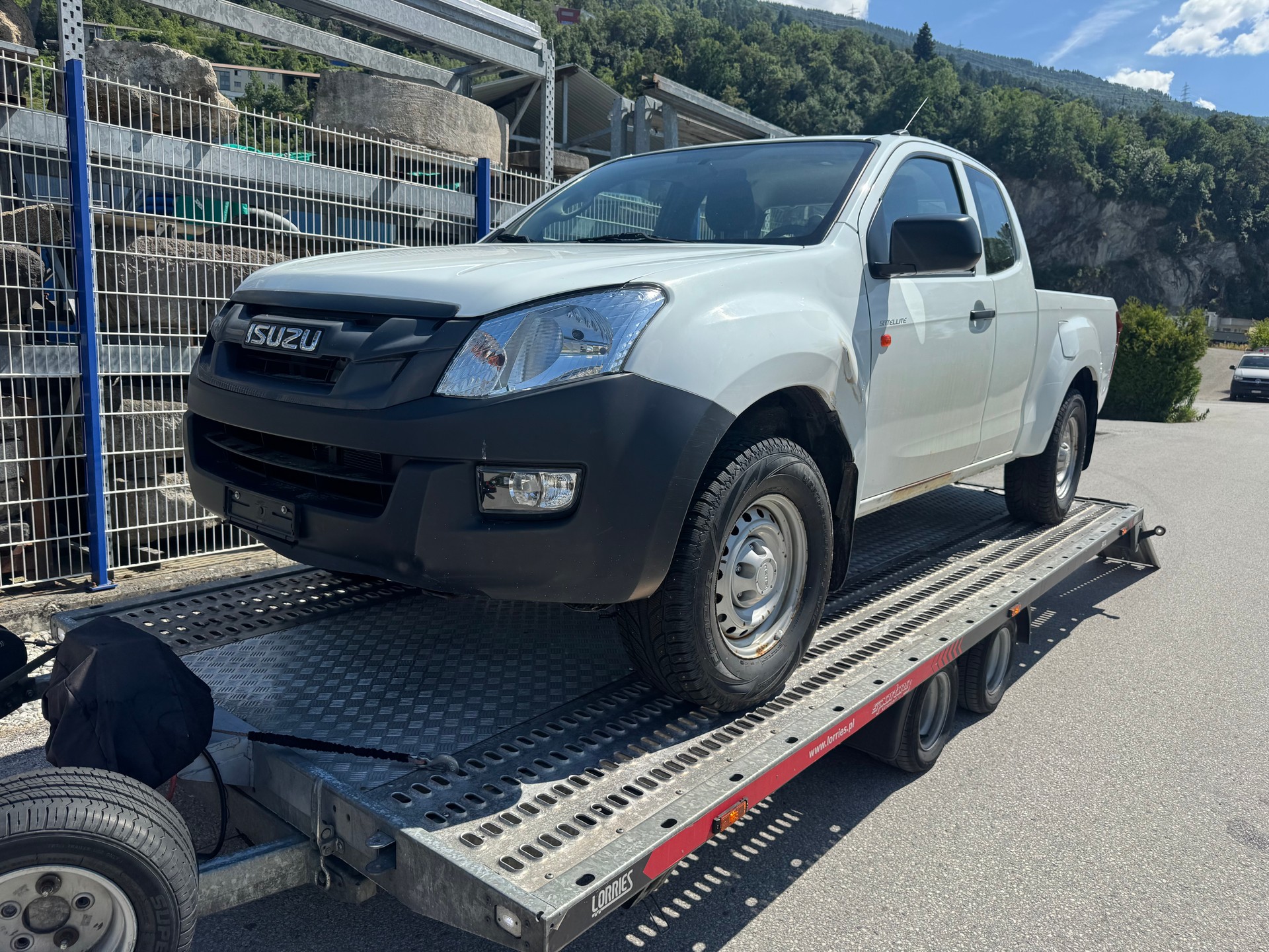 ISUZU D-MAX-image-1