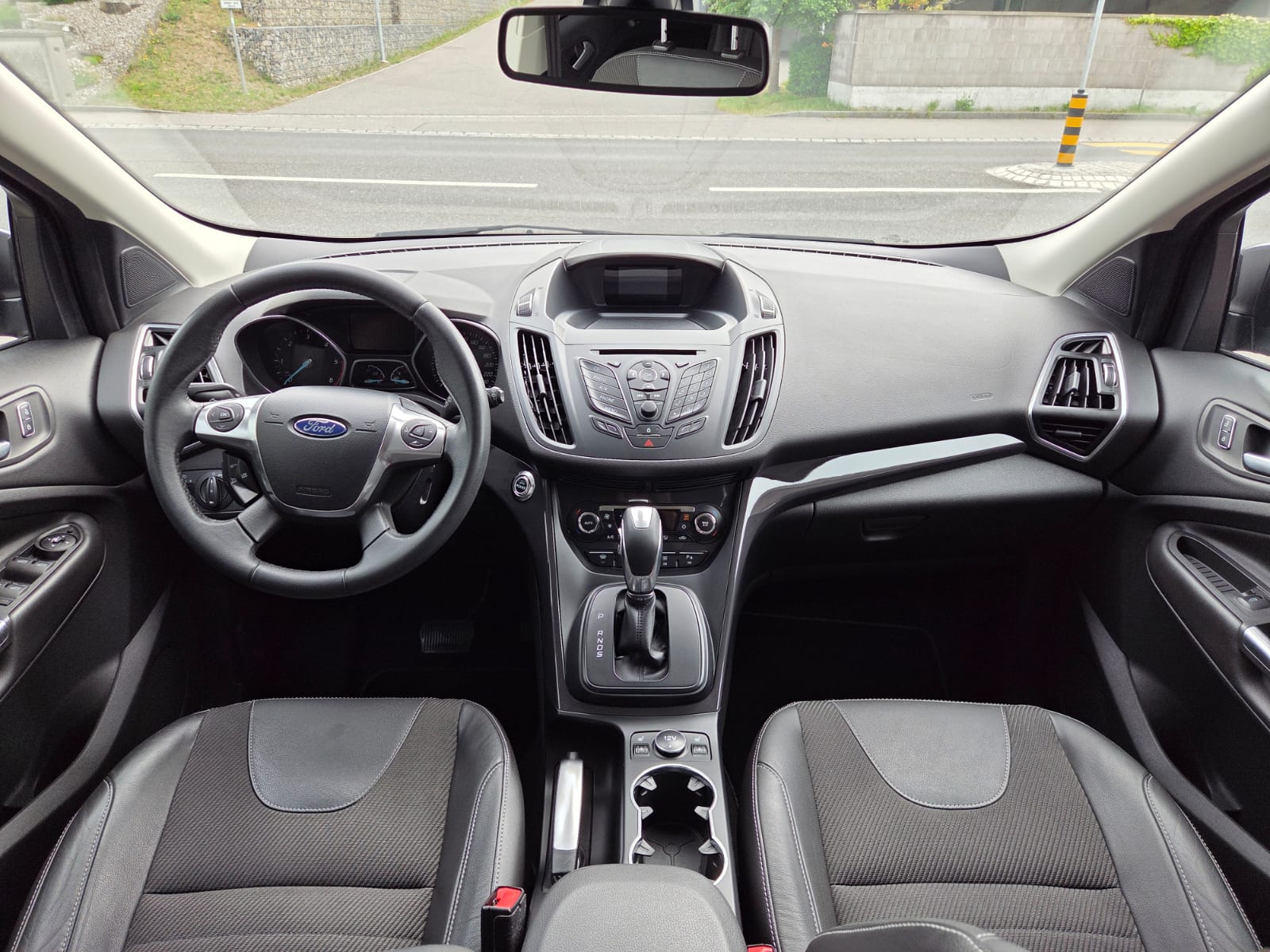 FORD Kuga 2.0 TDCi Titanium 4WD PowerShift-image-11