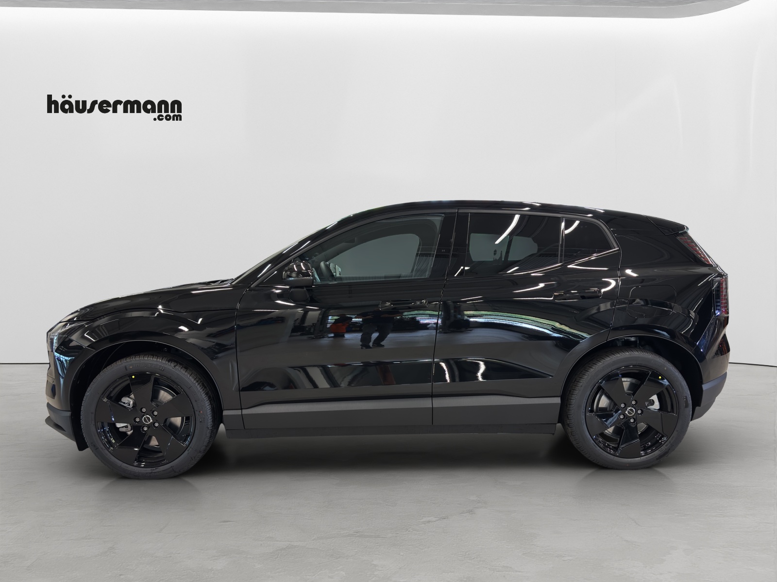 VOLVO EX30 Plus XCENTRIC Black Edition-showroom-element-1